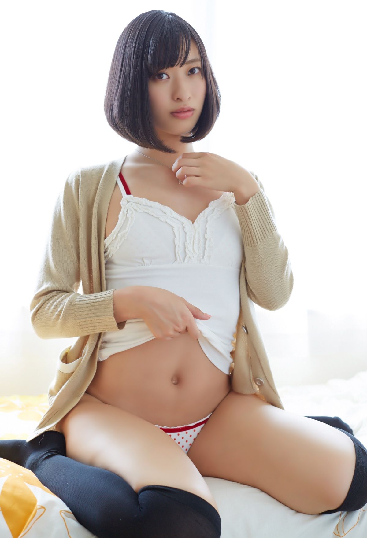 倉持由香《尻系女子》解禁グラビア  [PB]