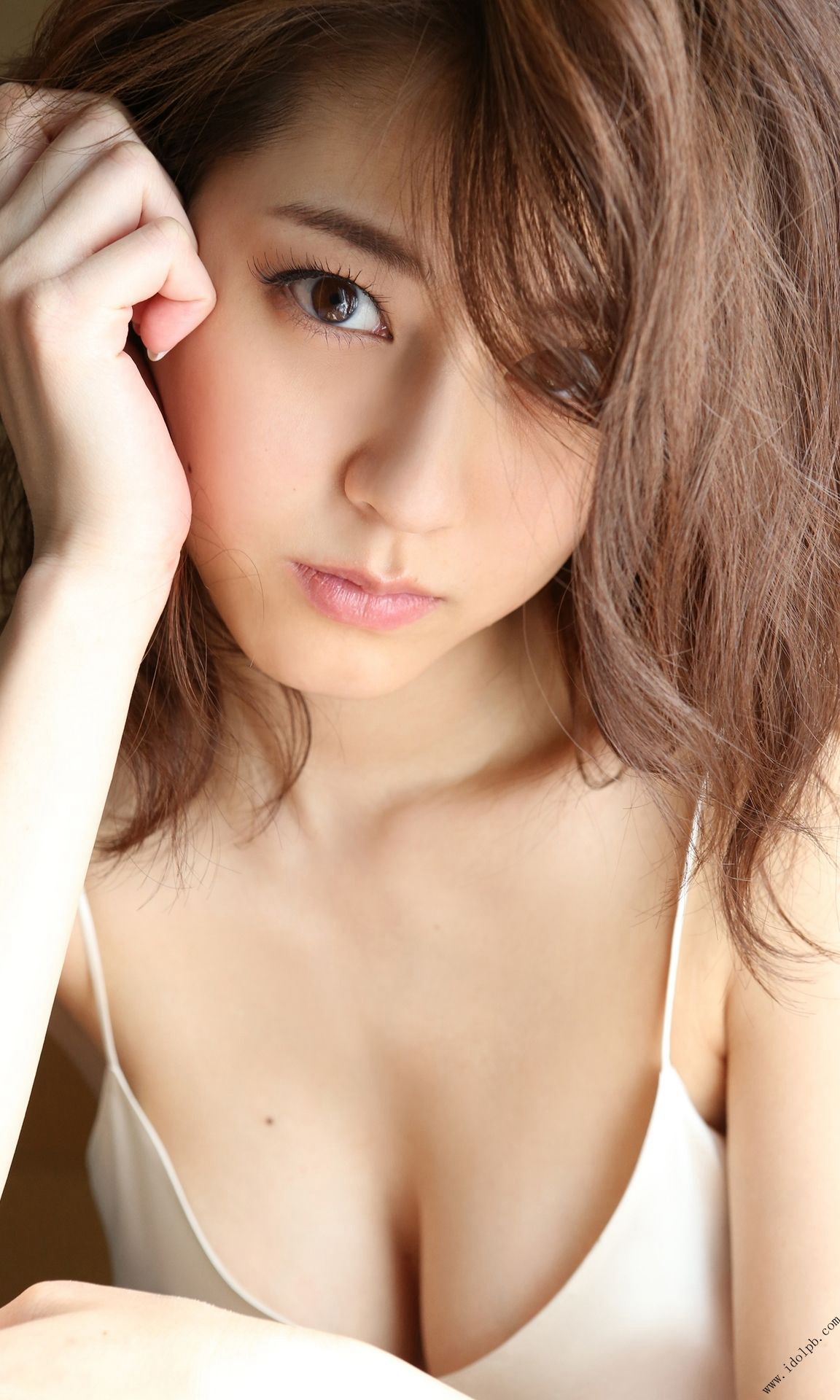 Yumi Sugimoto 杉本有美《密室》 [PhotoBook]