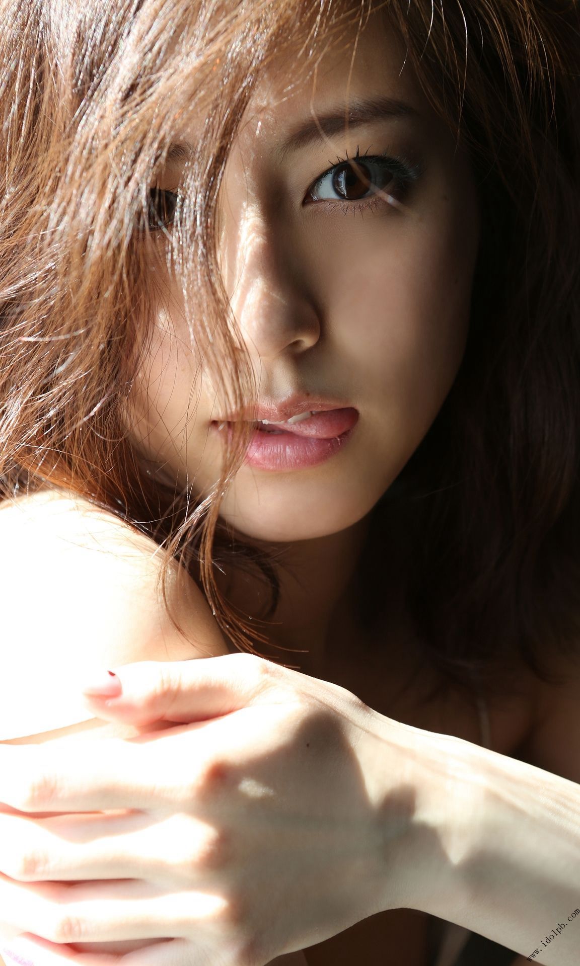 Yumi Sugimoto 杉本有美《密室》 [PhotoBook]