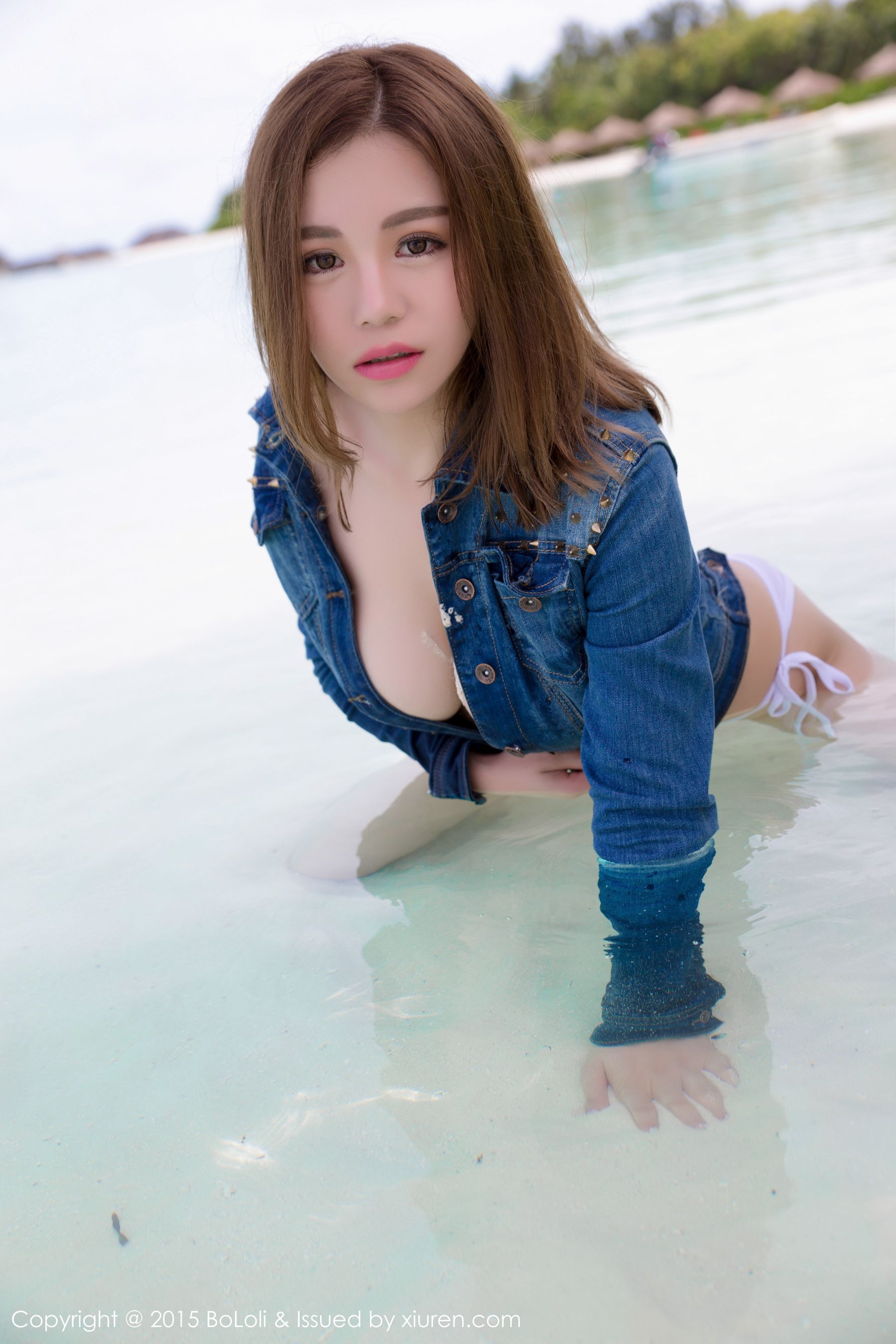 刘娅希《马尔代夫旅拍》牛仔装系列 [BoLoli波萝社] Vol.051  写真集