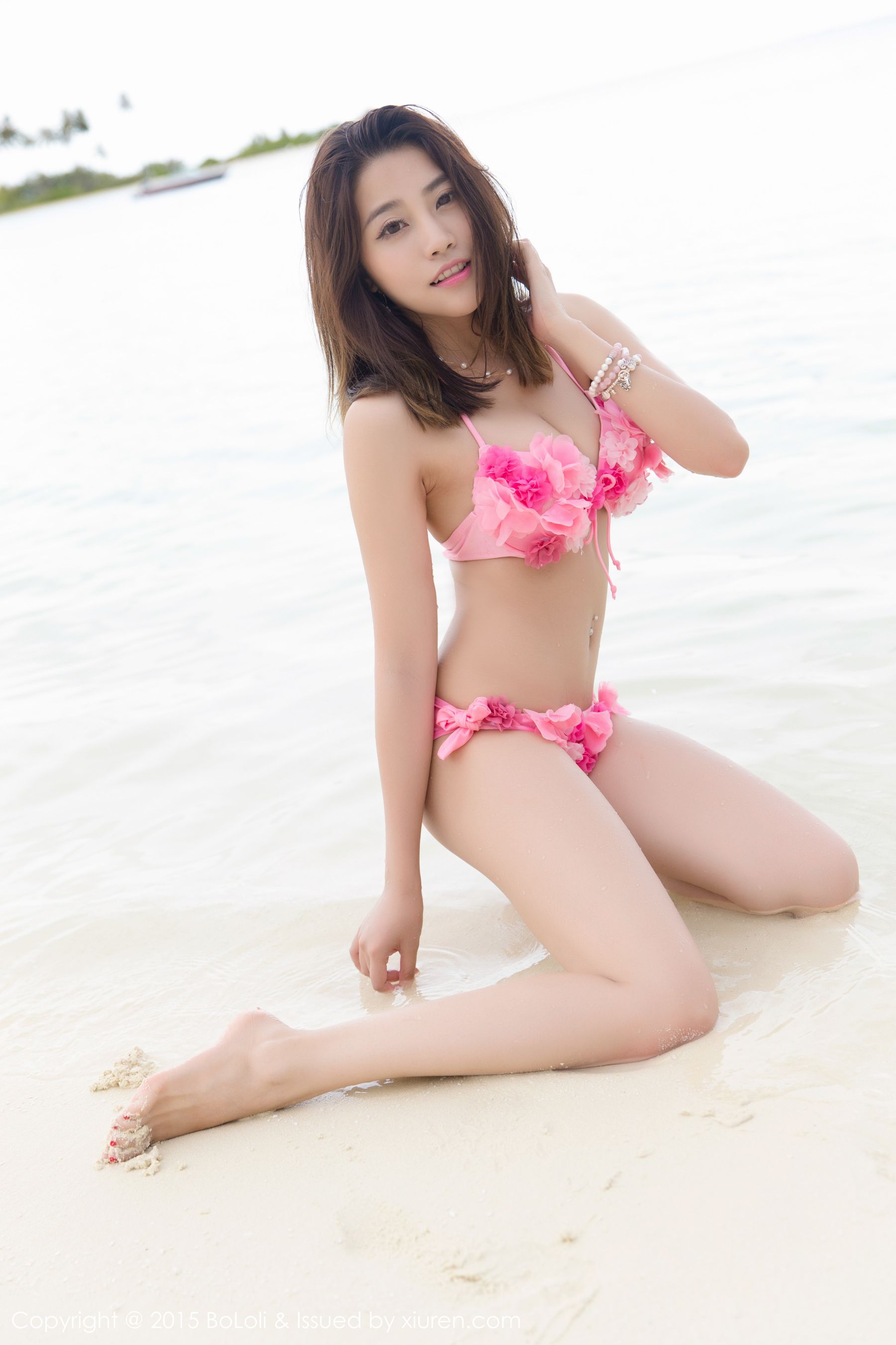 许诺Sabrina《马尔代夫旅拍》海边沙滩系列 [BoLoli波萝社] Vol.053  写真集