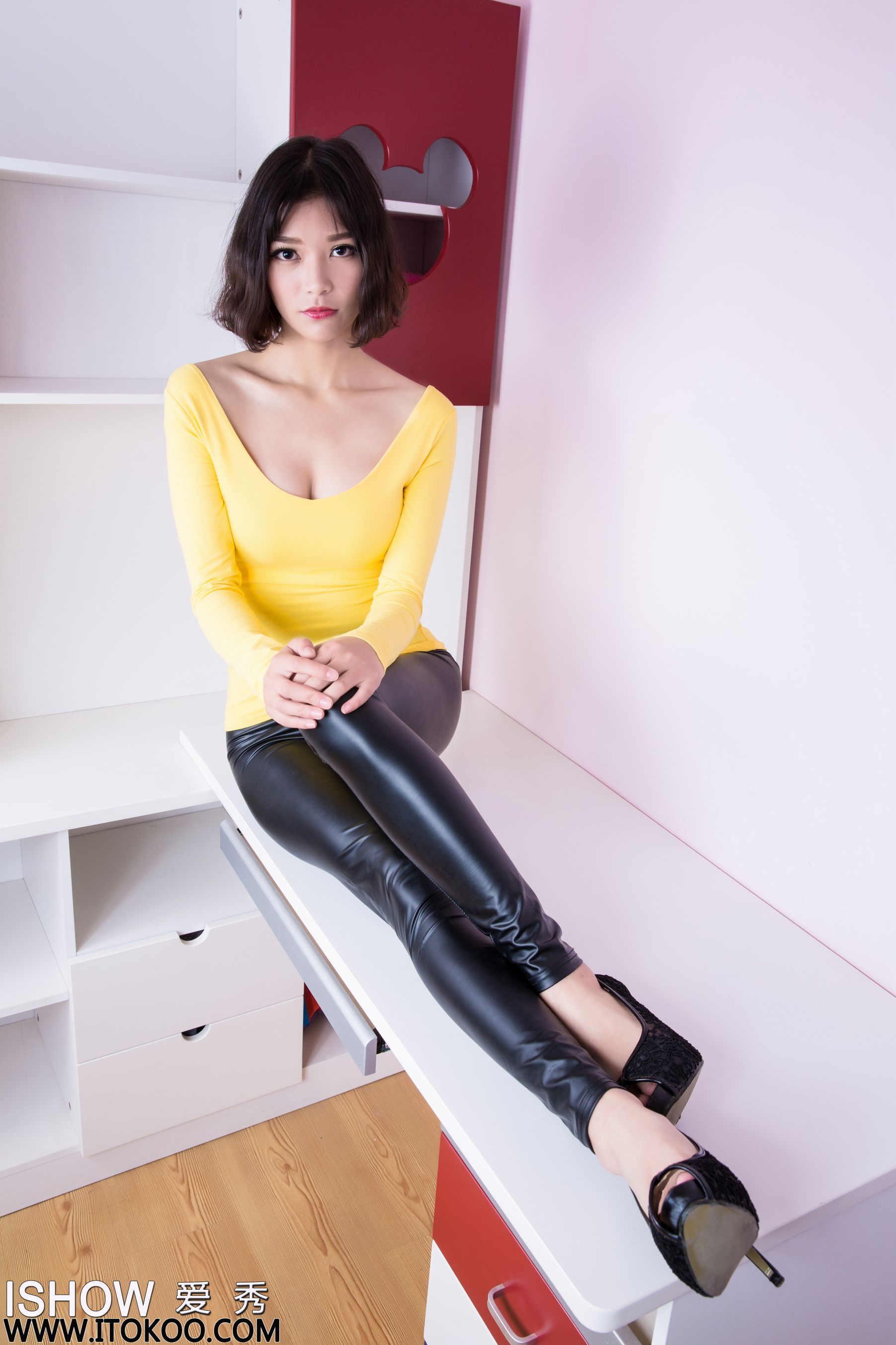 [ISHOW爱秀] NO.019 余菲菲Faye