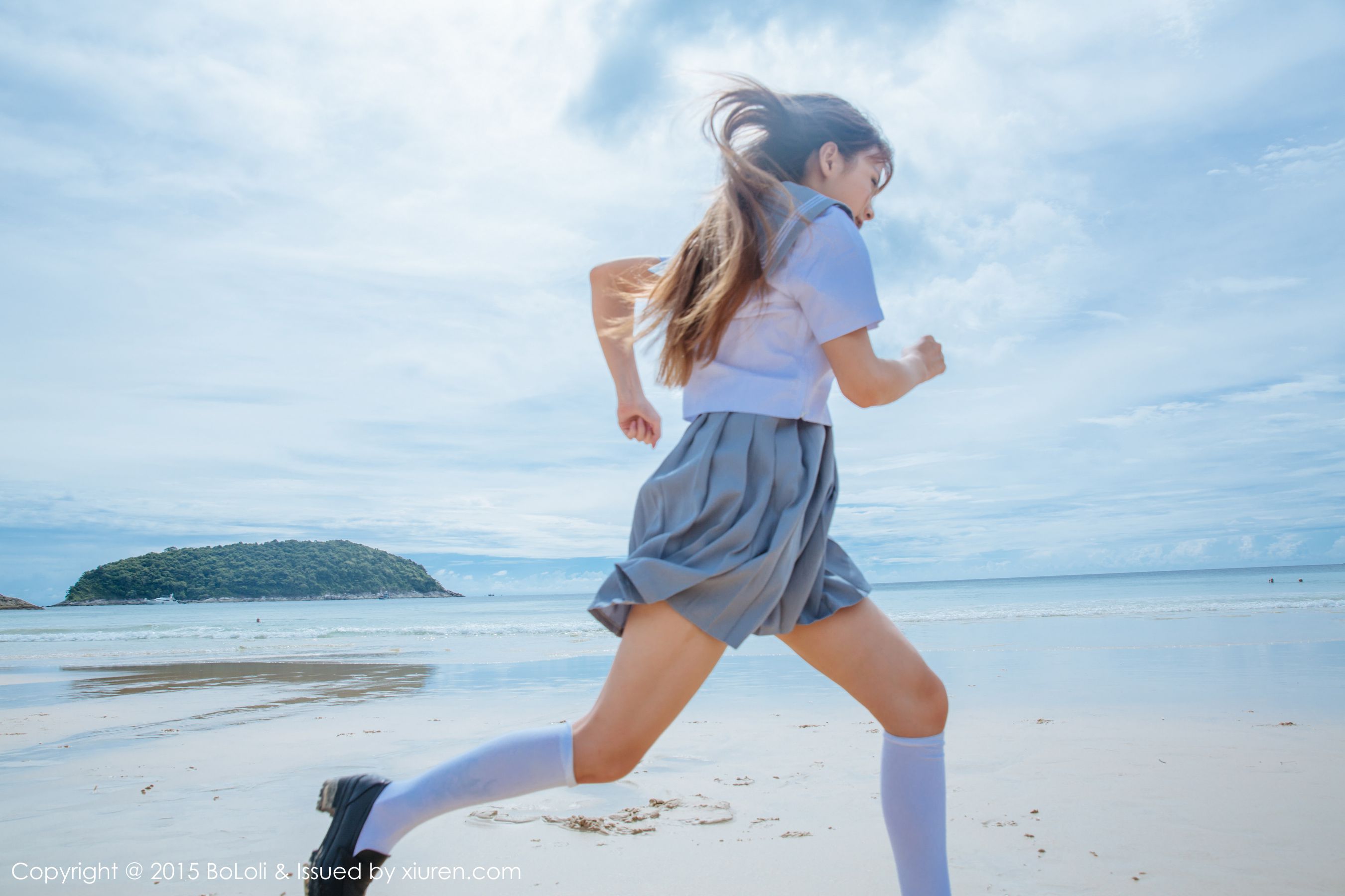 夏美酱《普吉岛旅拍》性感厨娘+海边水手装 [BoLoli波萝社] Vol.077 写真集