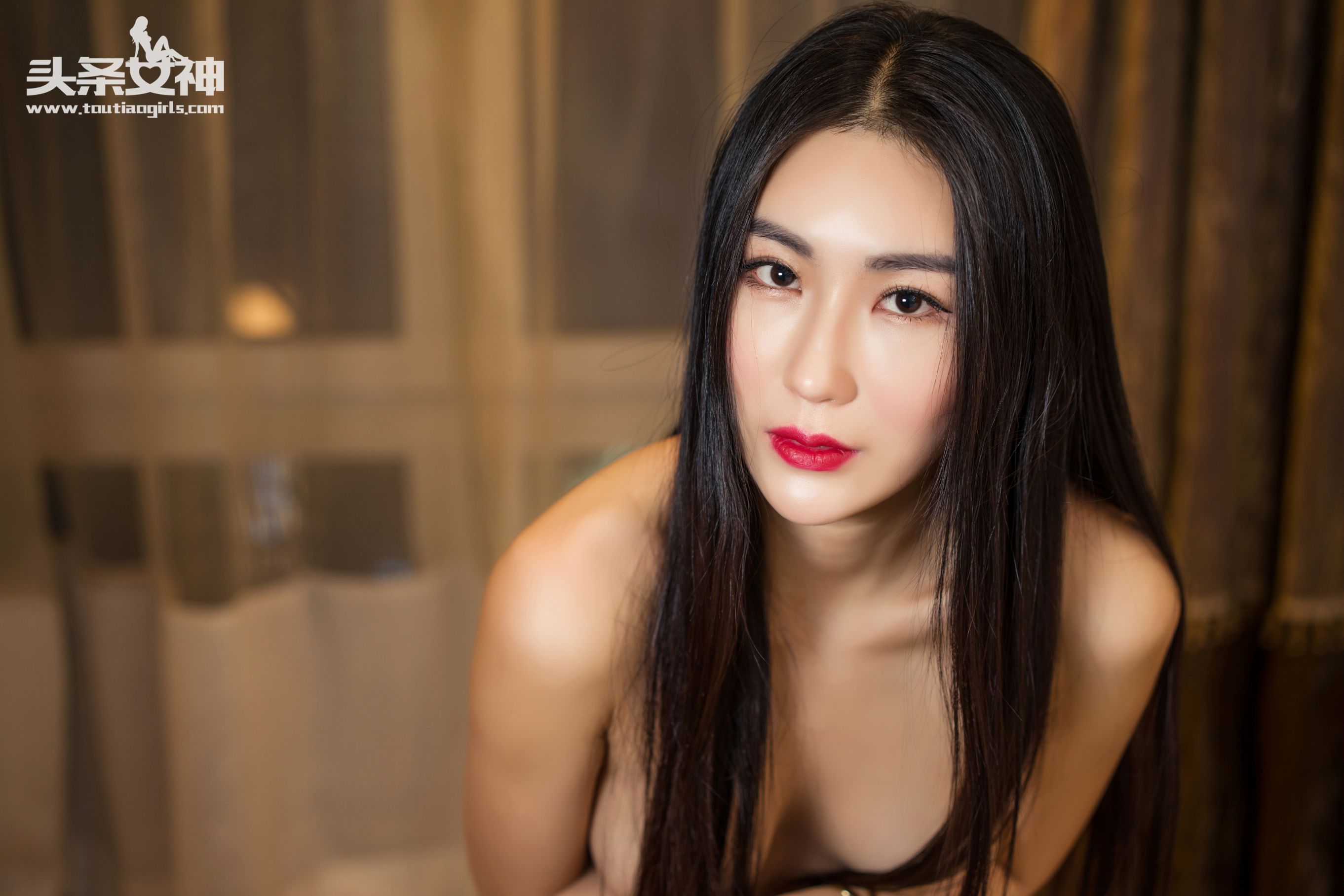 关爱妮/瑷妮《死在你杯里》 [头条女神]