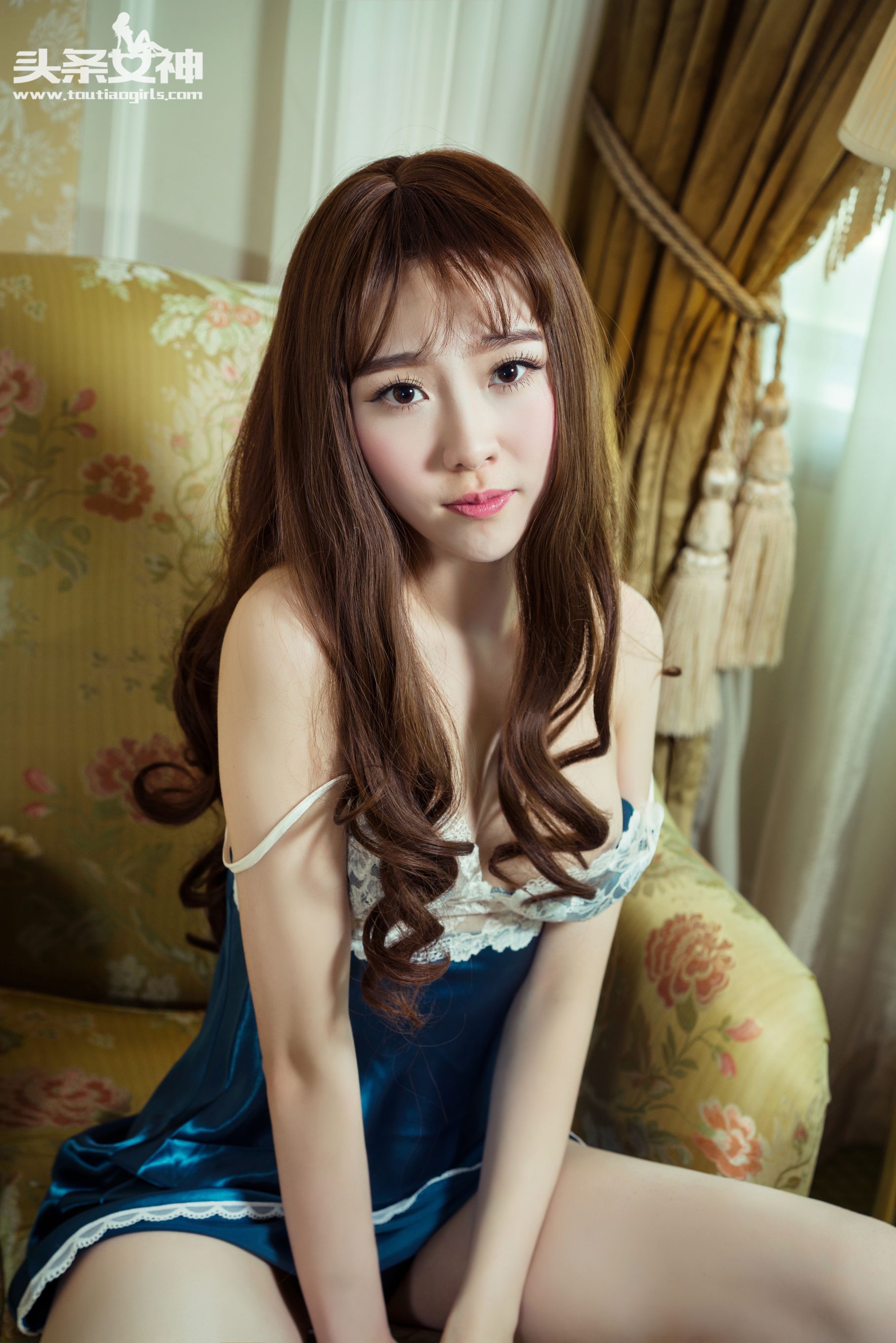 李辰明月《长腿嫩模小萝莉》 [头条女神]
