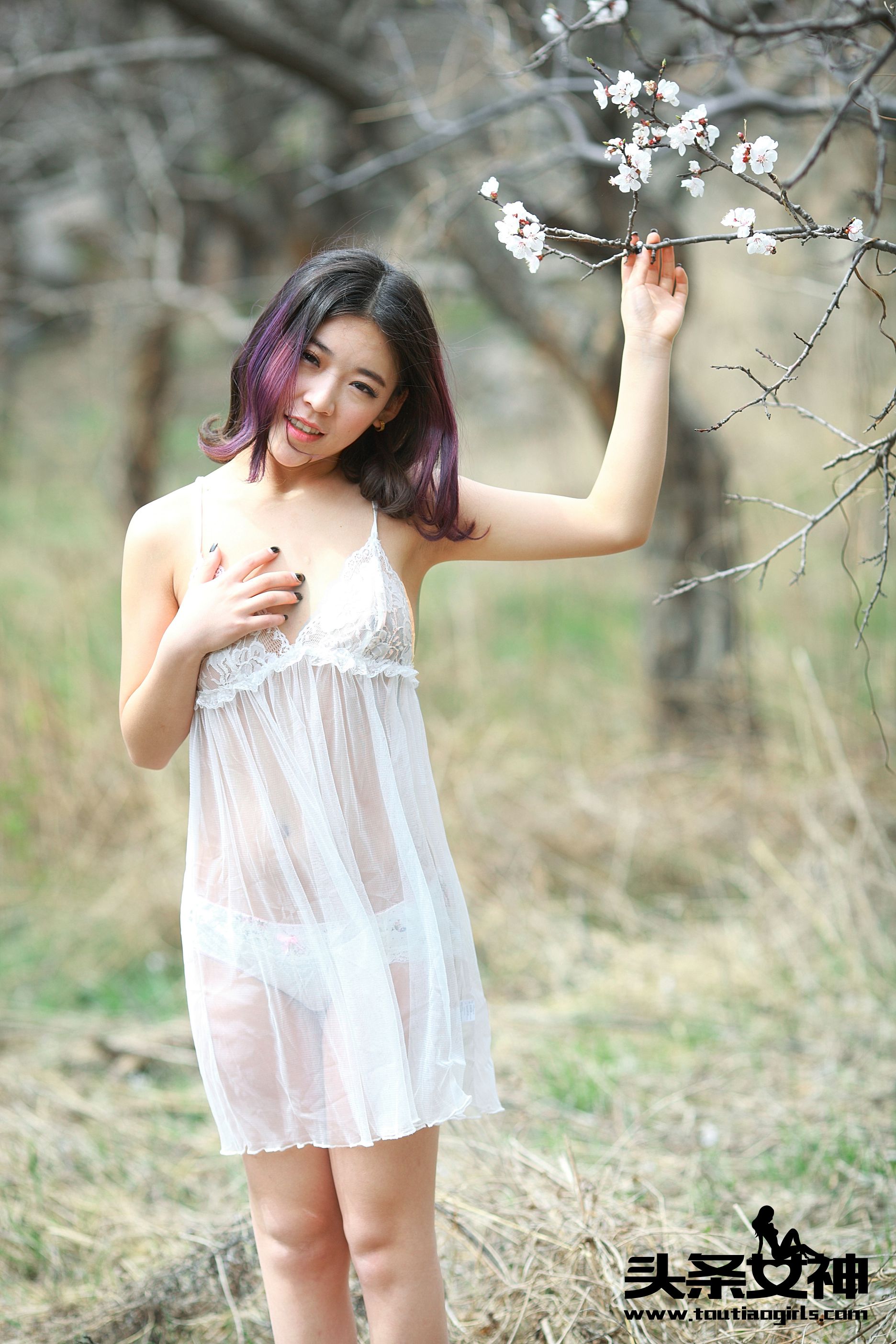 张小梦/凌兮涵《露出在山谷的美臀》 [头条女神]