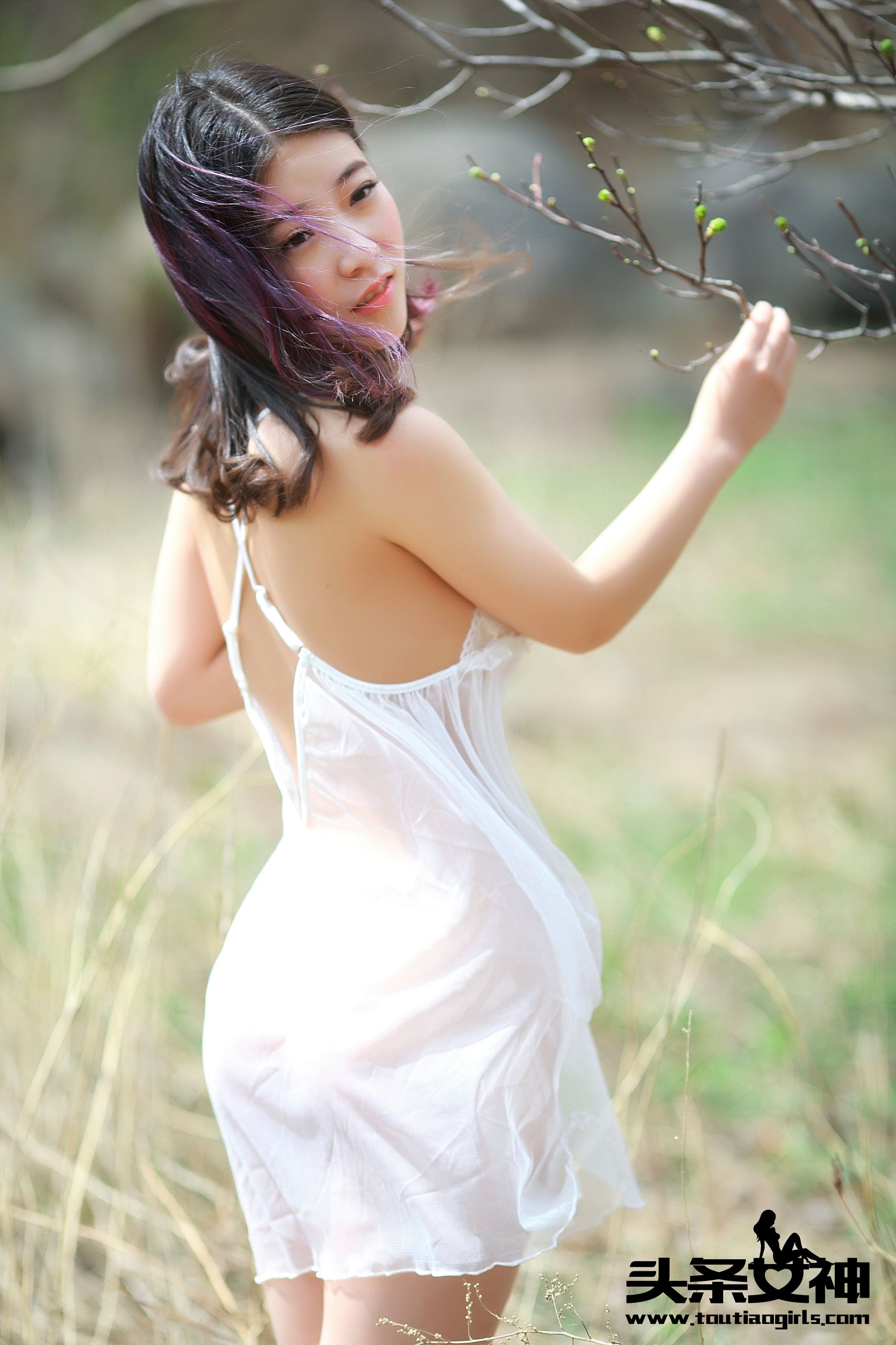 张小梦/凌兮涵《露出在山谷的美臀》 [头条女神]