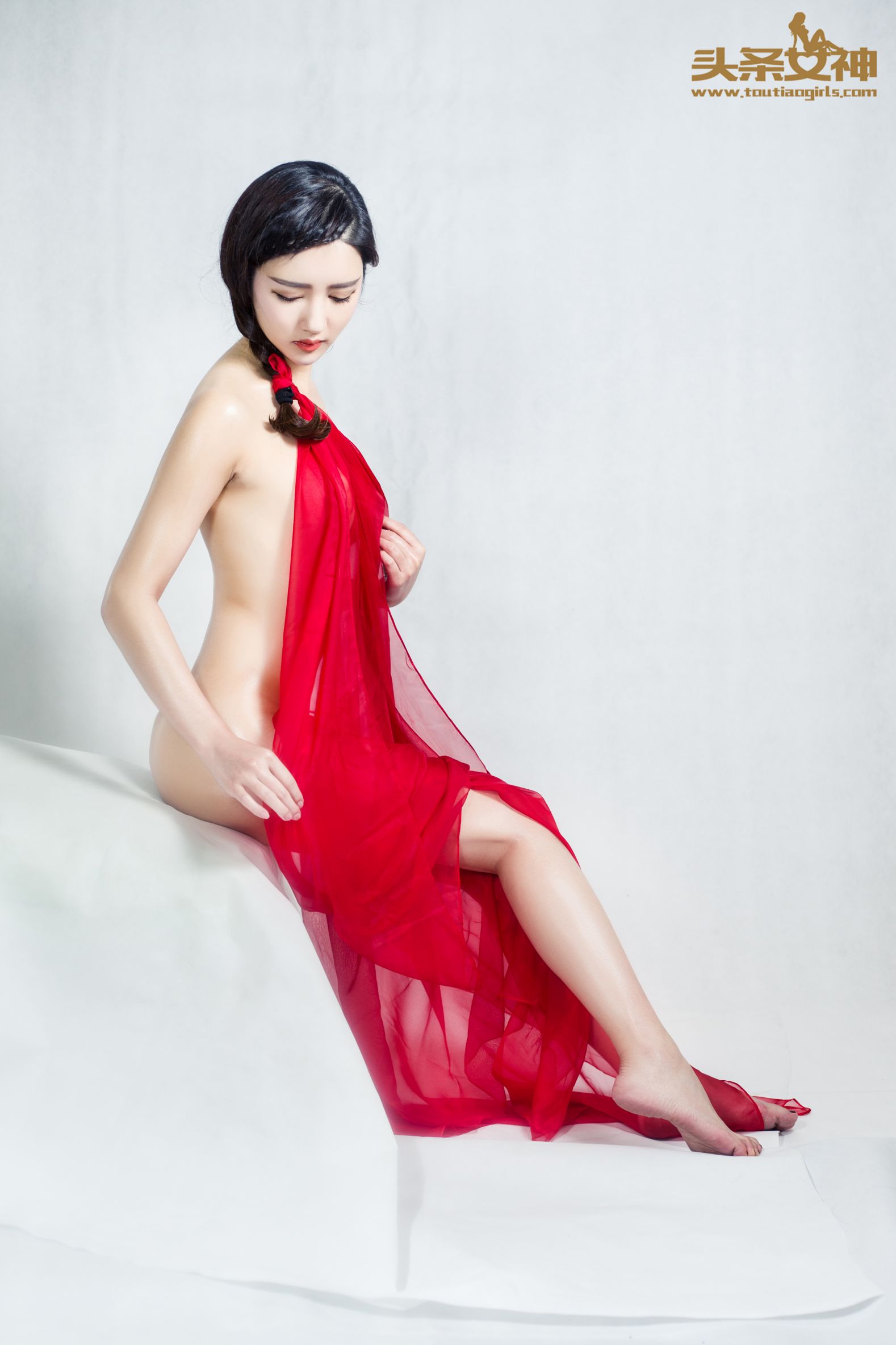 郭婉婷《婉约红菱》 [头条女神]