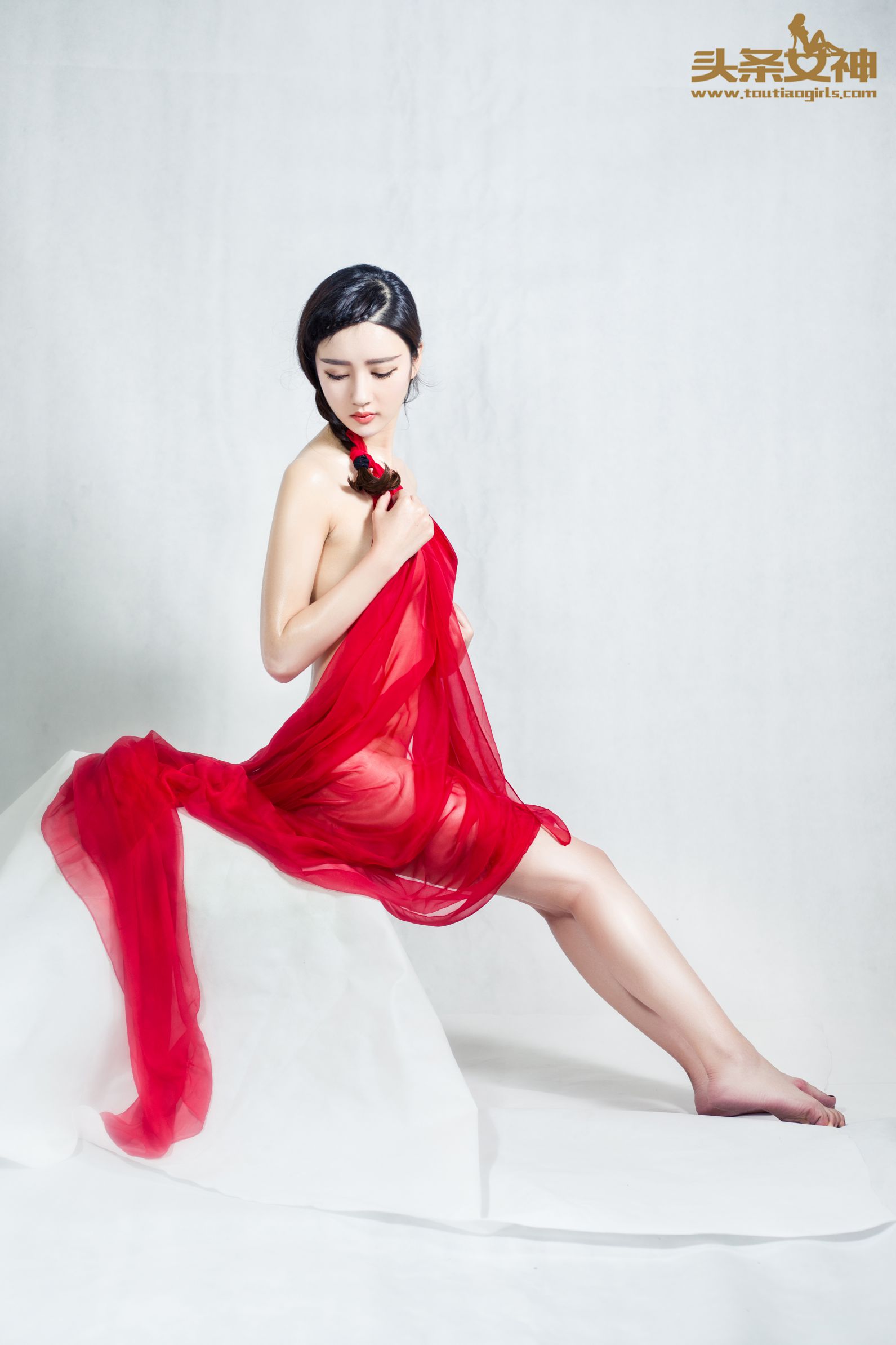 郭婉婷《婉约红菱》 [头条女神]