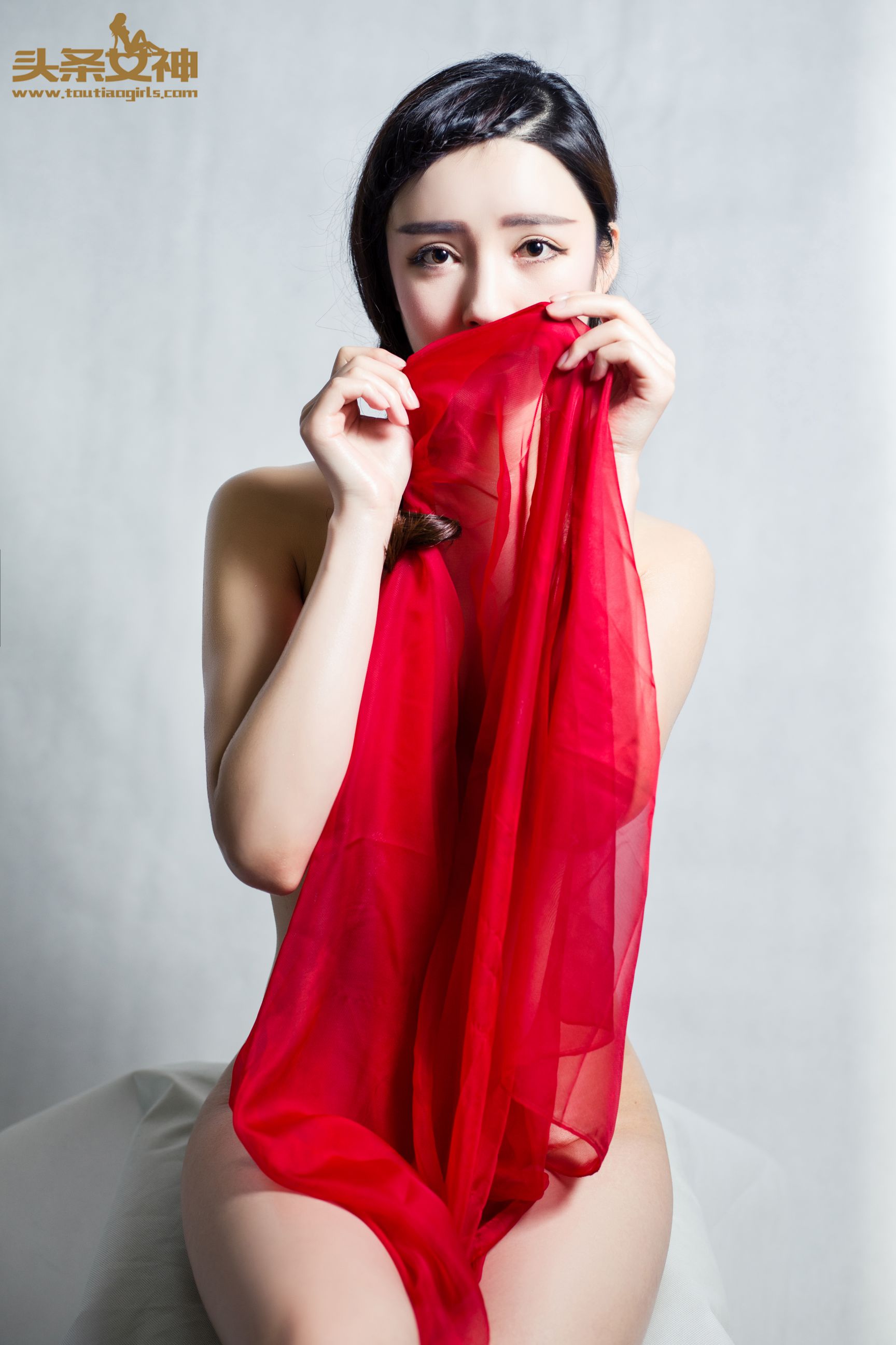郭婉婷《婉约红菱》 [头条女神]