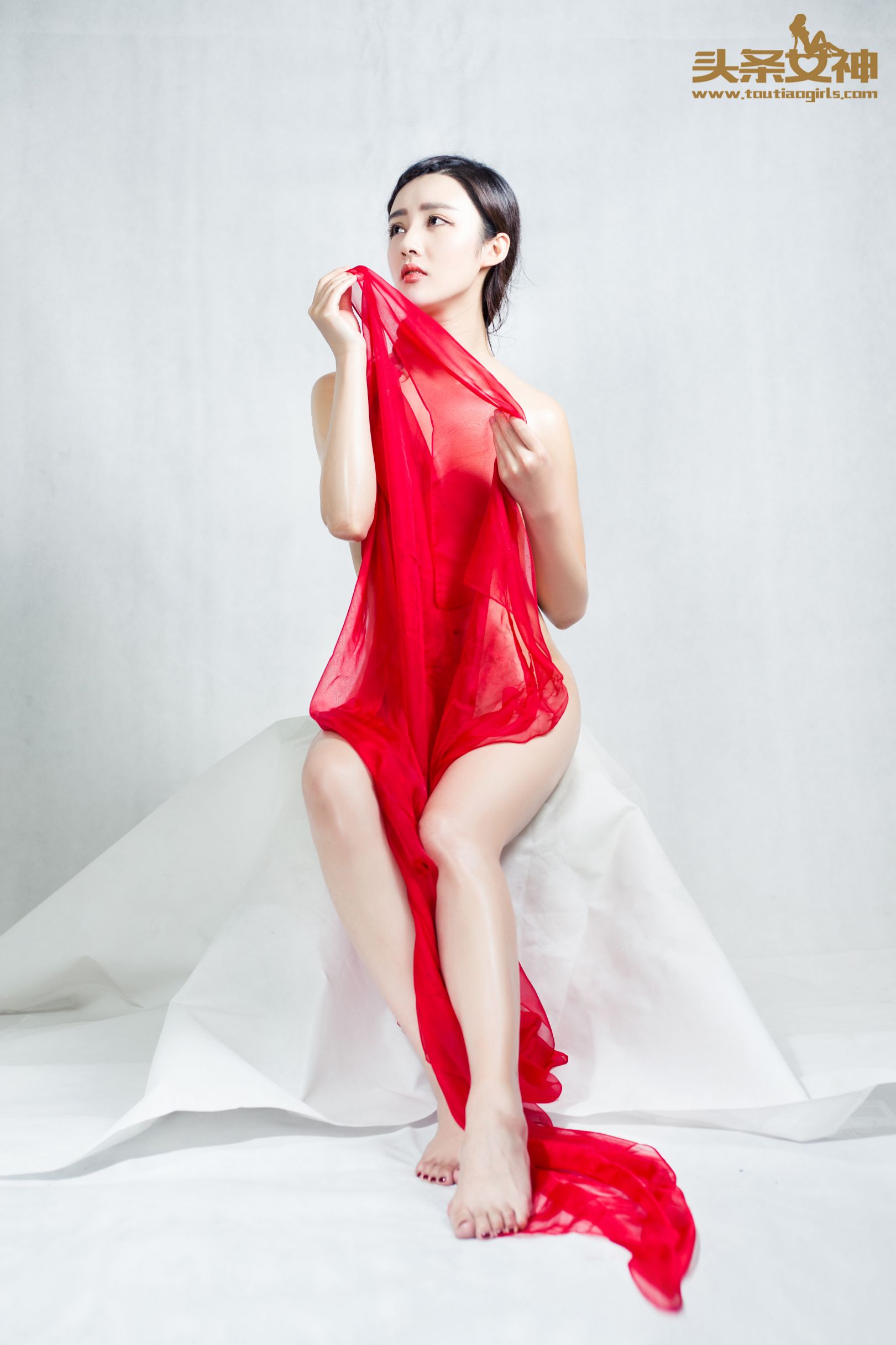 郭婉婷《婉约红菱》 [头条女神]