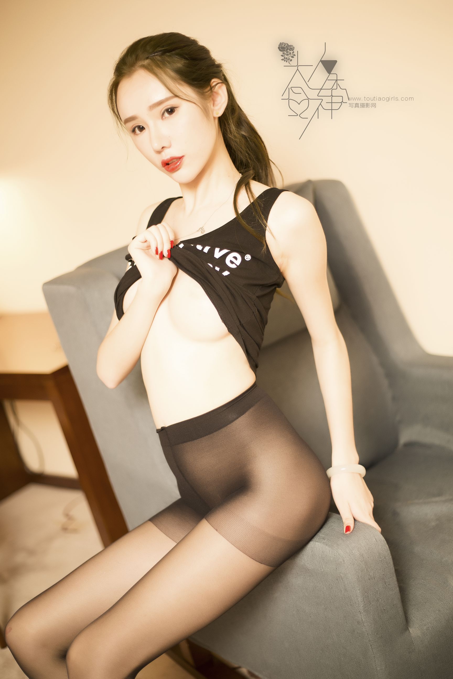 萌琪琪《丝丝入袜》 [头条女神] VIP特辑