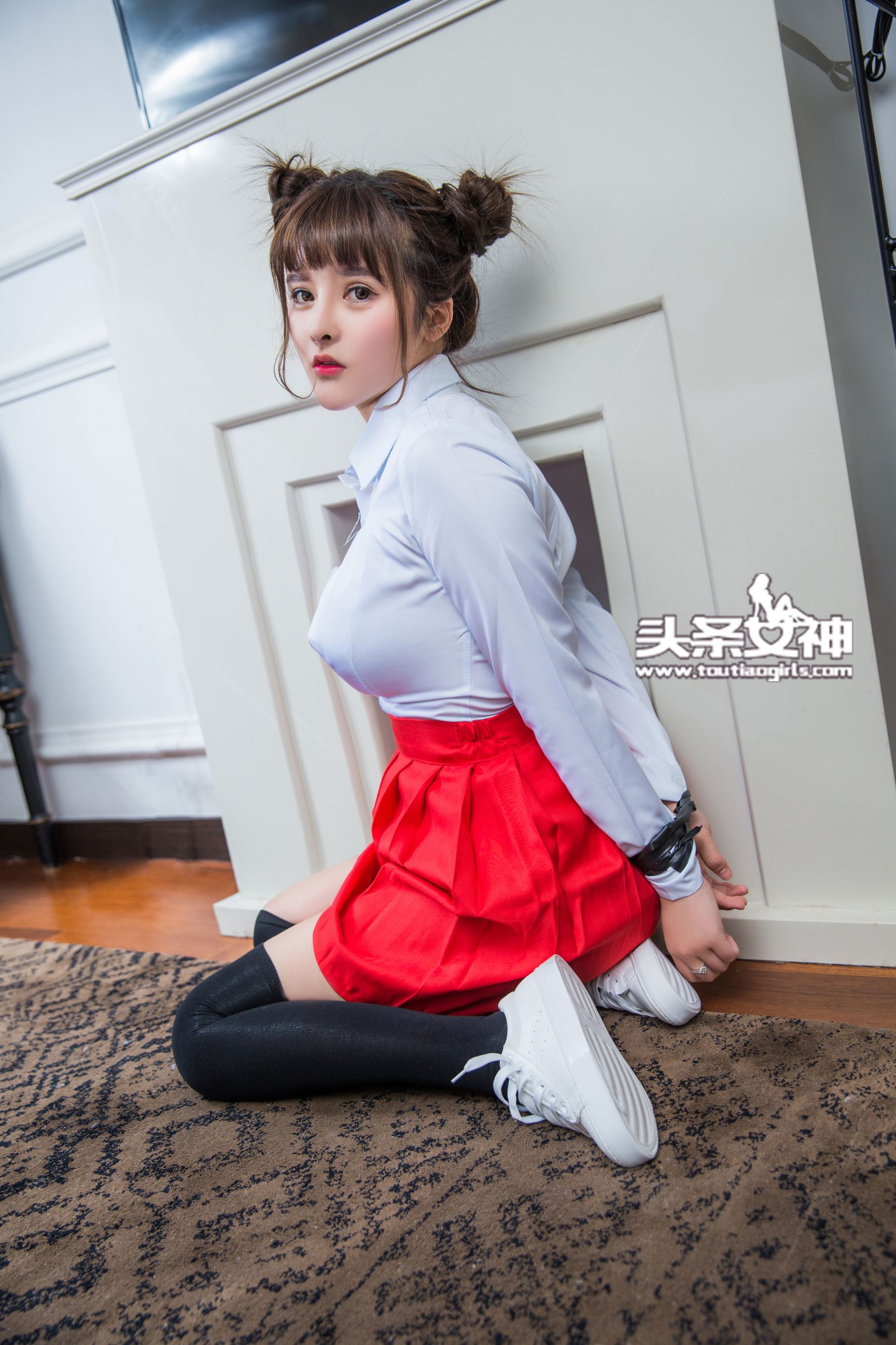 杨漫妮《丰乳肥臀小女生捆缚篇》 [头条女神] VIP专享