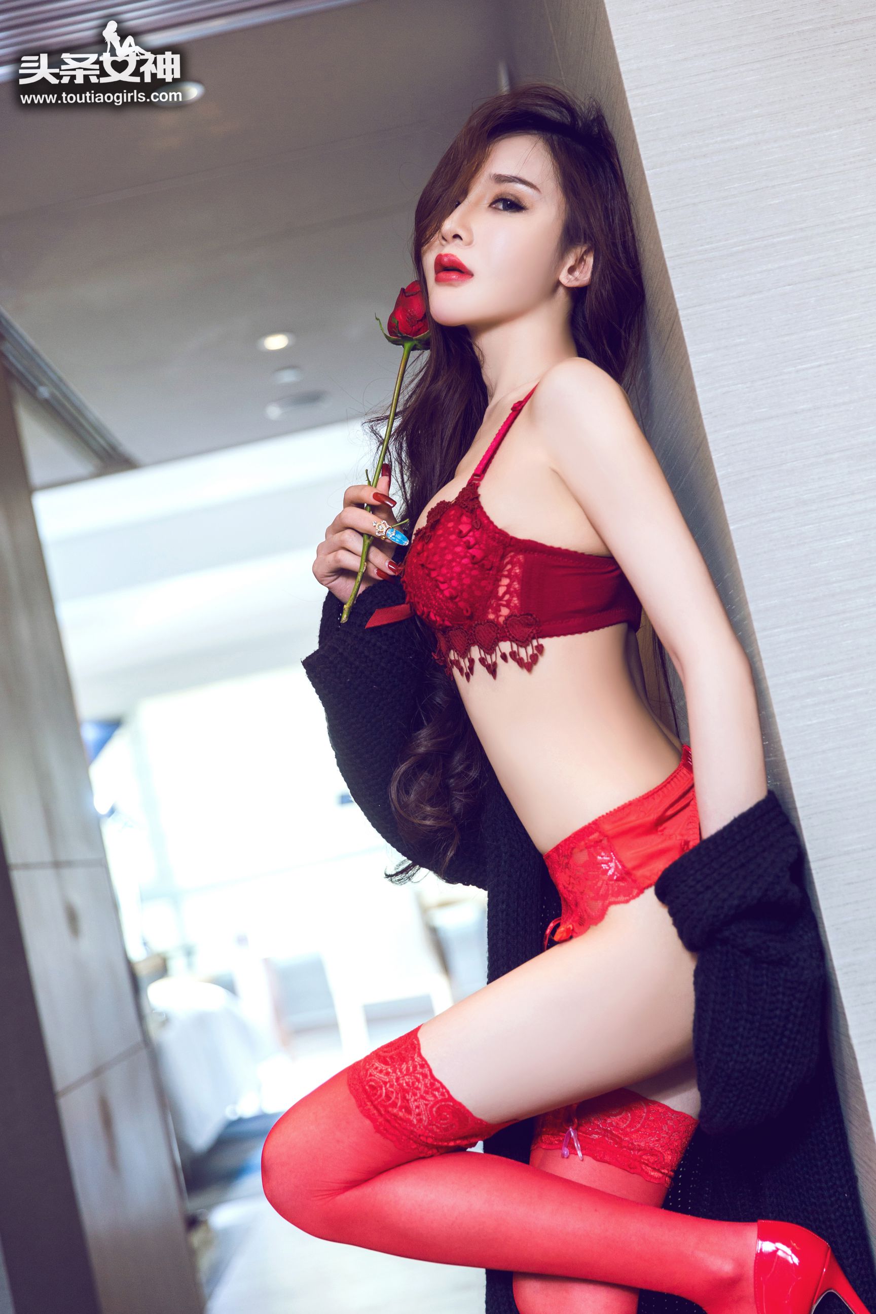 阿依努尔瓦娅《瓦娅的秘密》 [头条女神]