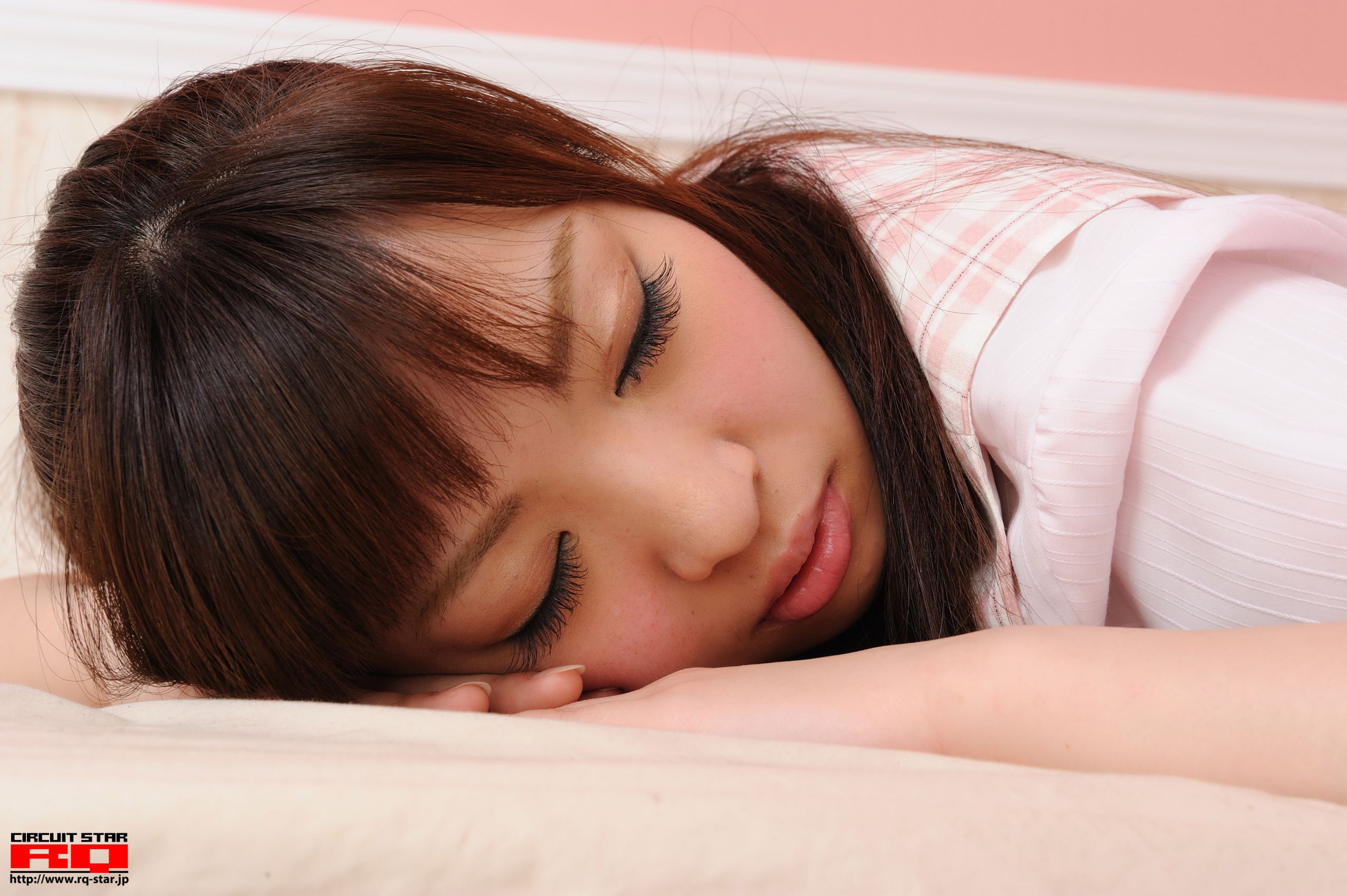 [RQ-STAR] NO.00519 黒田万結花 办公室女郎 Office Lady 写真集