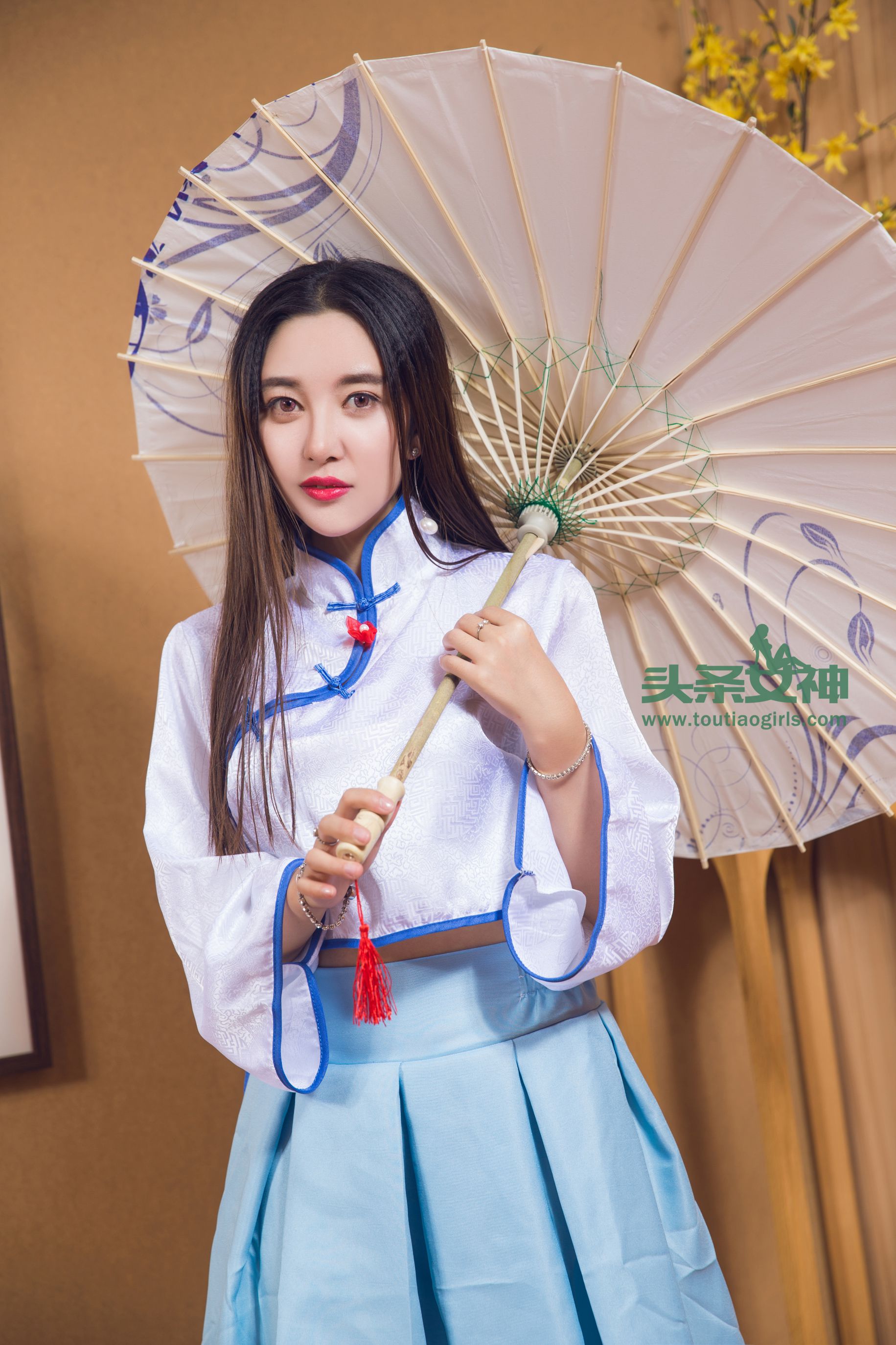 李梓熙《全身解禁 洛天依COS》 [头条女神] VIP专享
