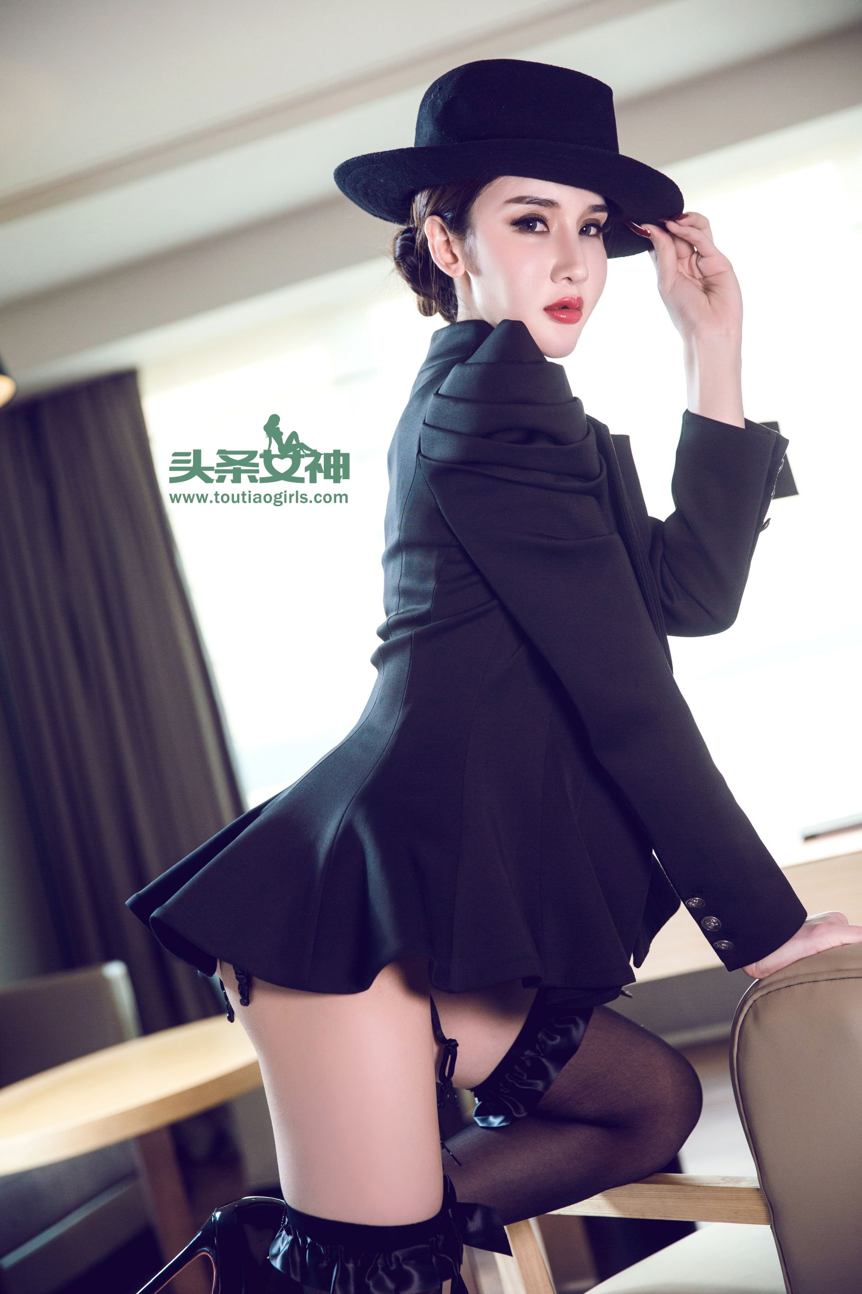 瓦娅/阿依努尔瓦娅《情欲女爵 爵士冷妹》 [头条女神]