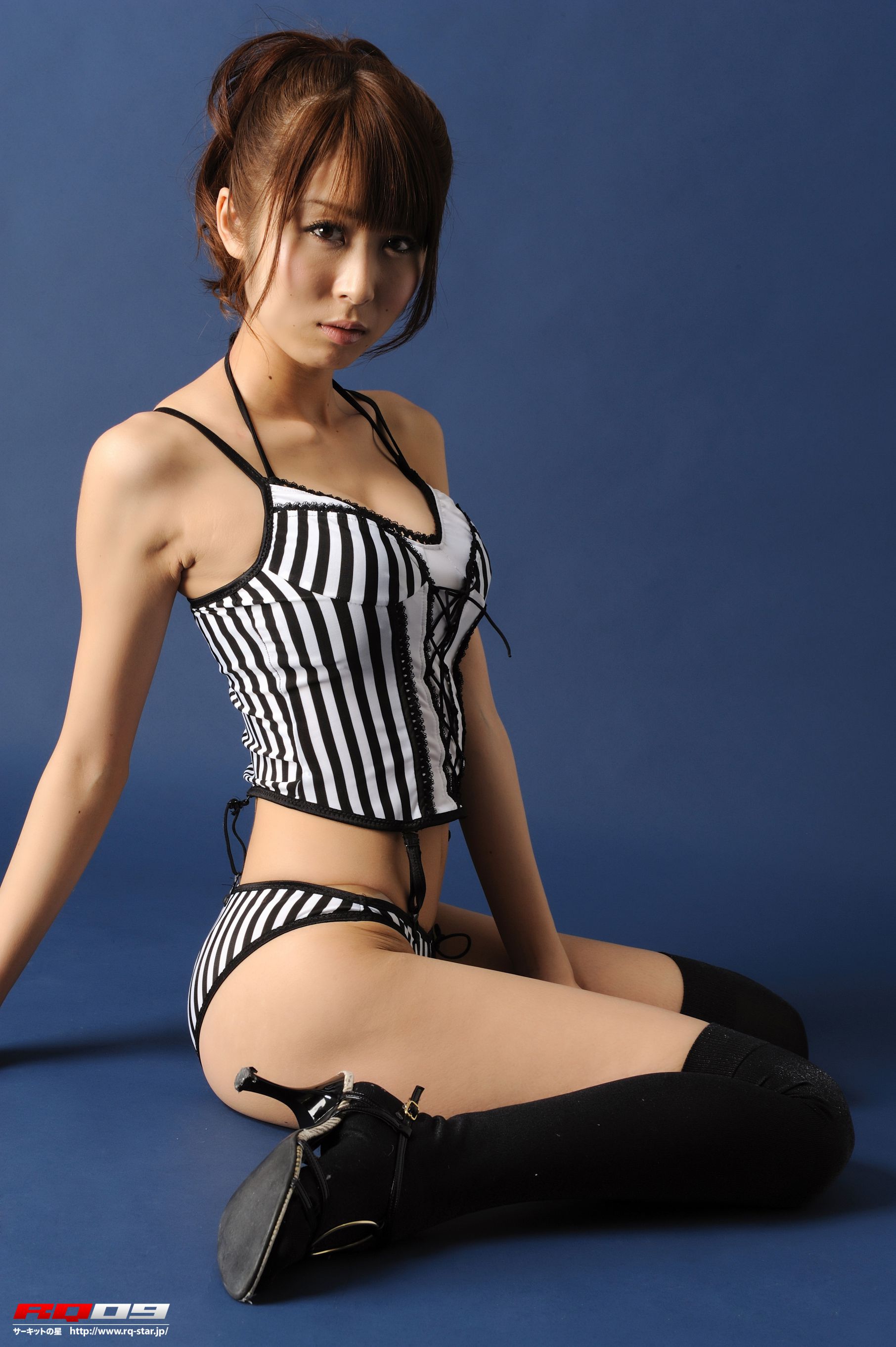 [RQ-STAR] NO.00134 我妻早央 Swim Suits – Black x White 写真集
