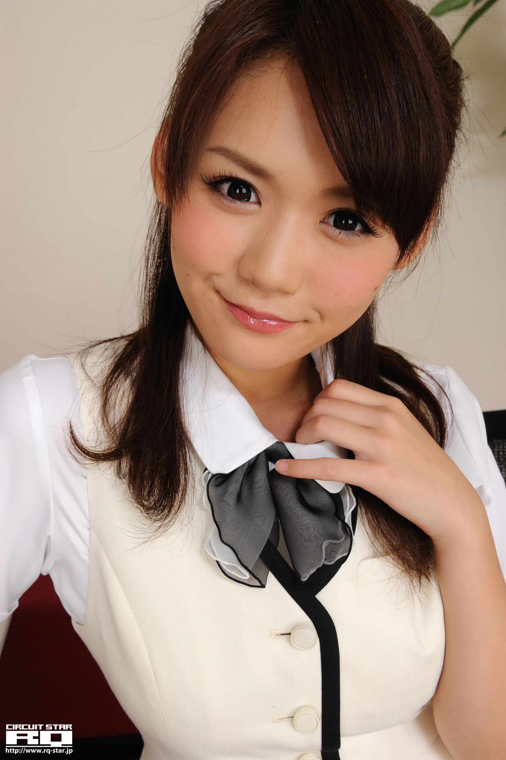 [RQ-STAR] NO.00536 Yumi 優実 Office Lady 写真集