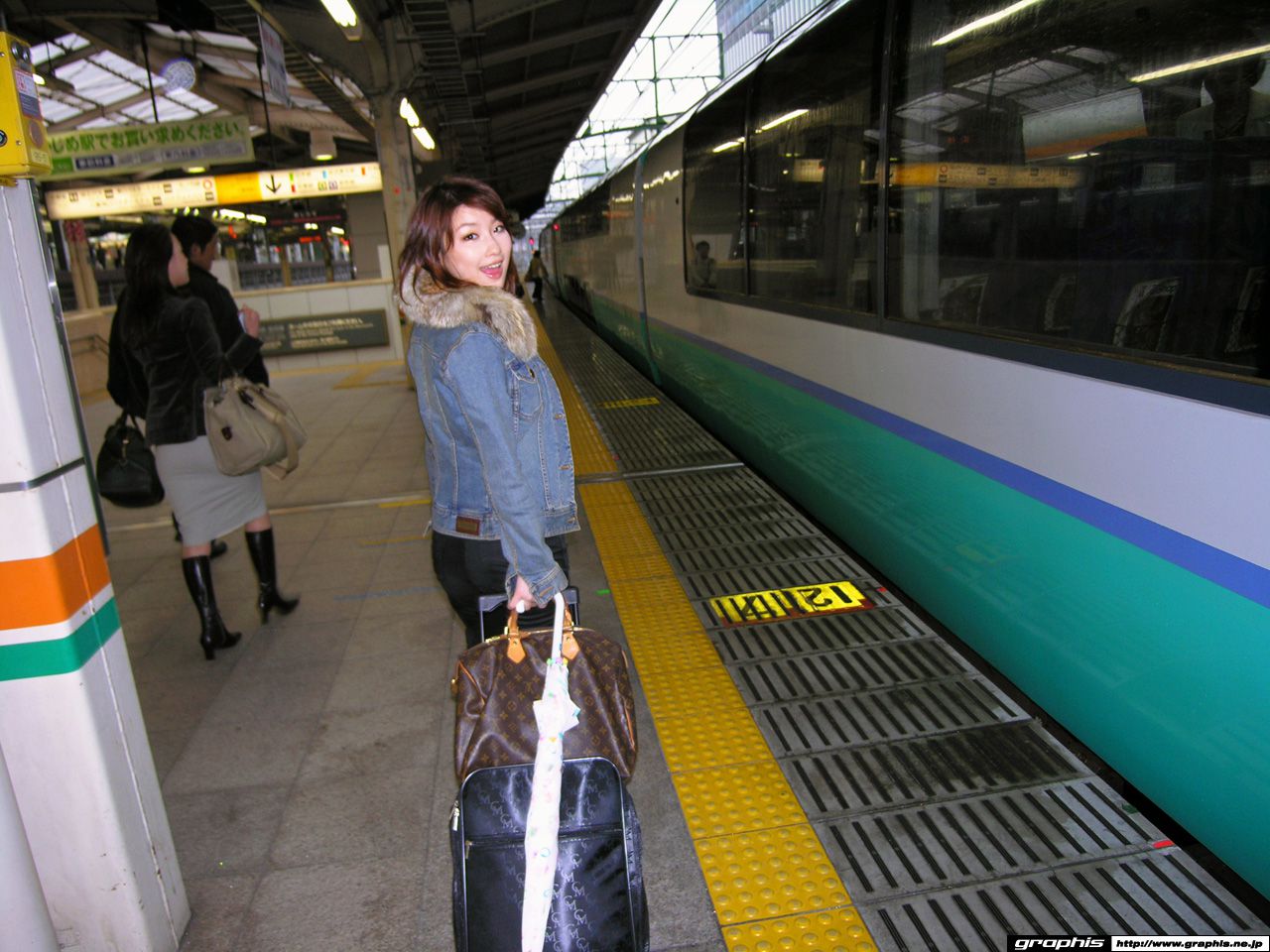 桜朱音/樱朱音 《Access Away》 [Graphis] Gals
