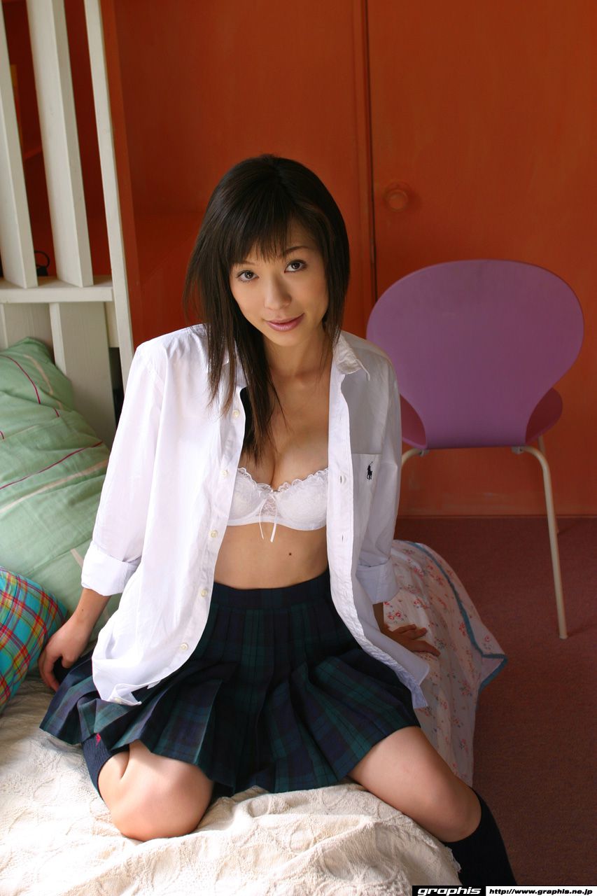 かすみ果穂/佳澄果穗 [Graphis] First Gravure 初脱ぎ娘