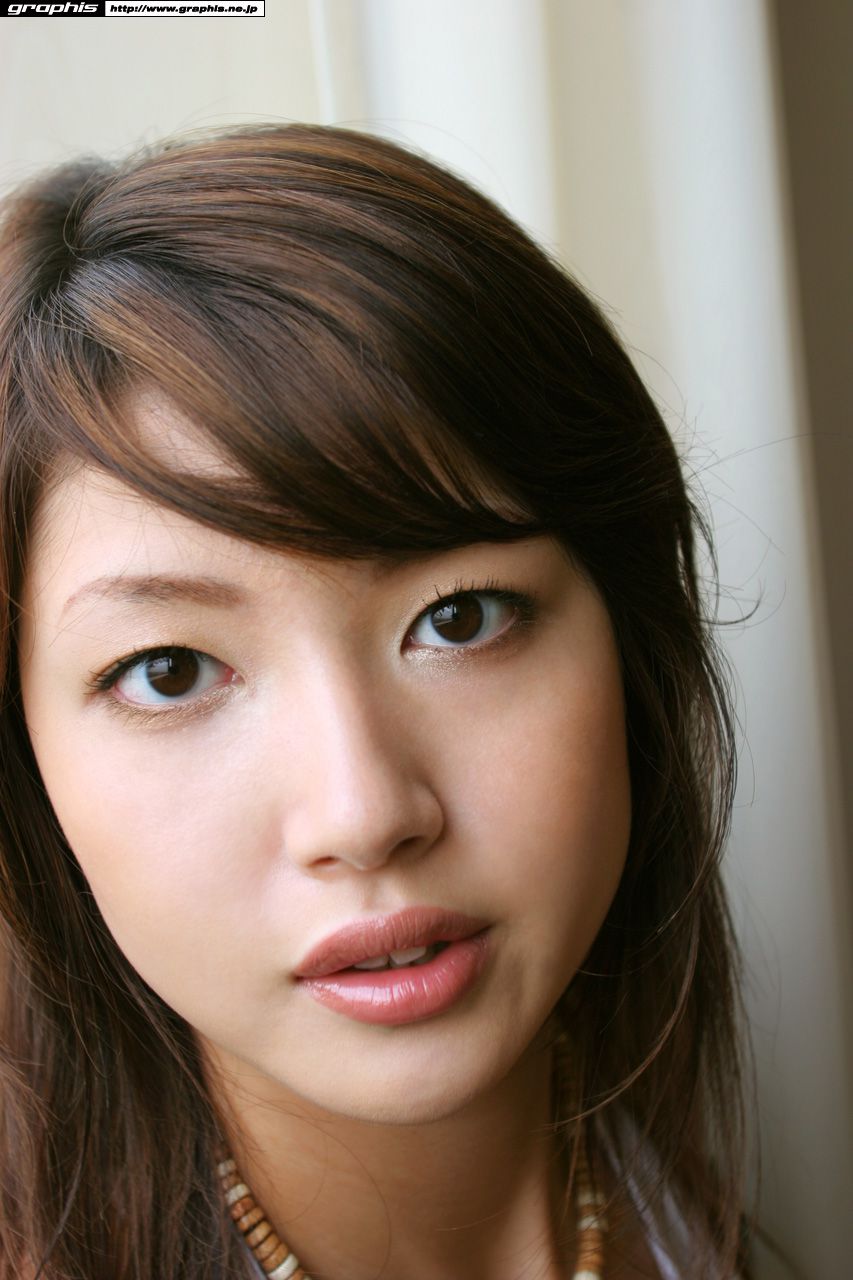 [Graphis] First Gravure 初脱ぎ娘 佐藤江梨花