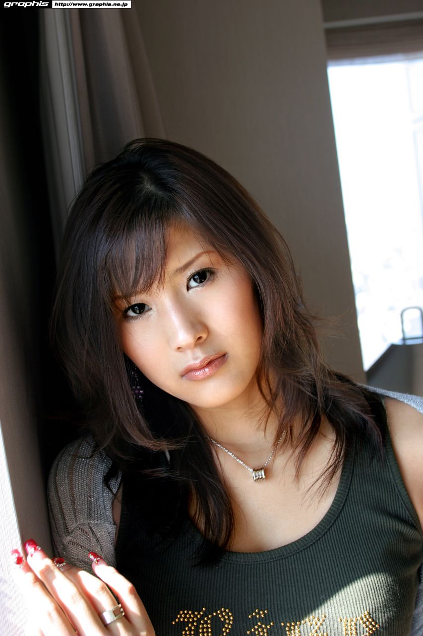 Sara Tsukigami 月神サテ [Graphis] First Gravure 初脱ぎ娘