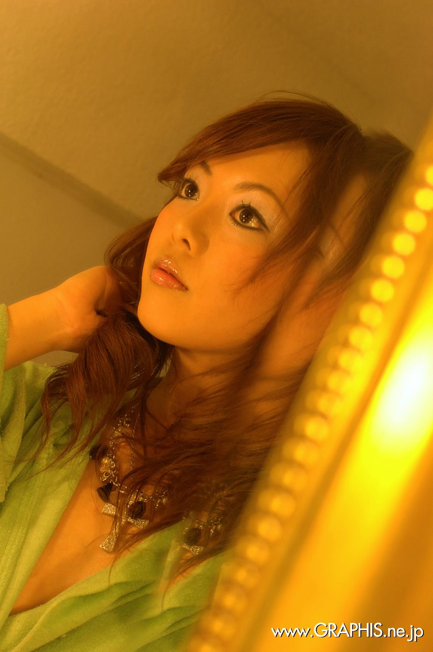 Yuna Asai 浅井优奈 [Graphis] First Gravure 初脱ぎ娘