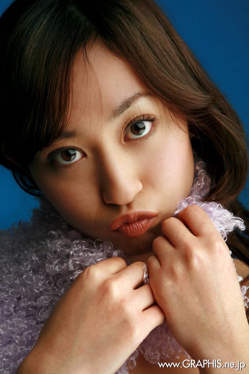 Momo Yoshizawa 吉沢もも [Graphis] First Gravure 初脱ぎ娘
