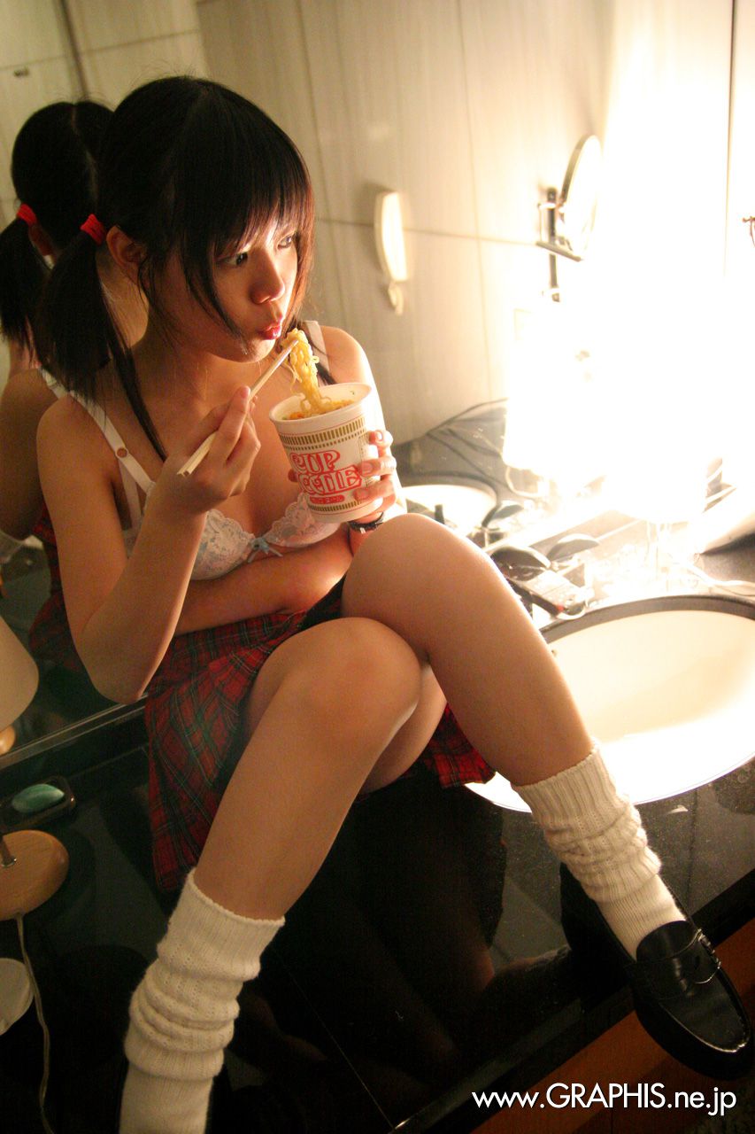 Yaya Ogata 绪方やや 《Innocent World》 [Graphis] Gals