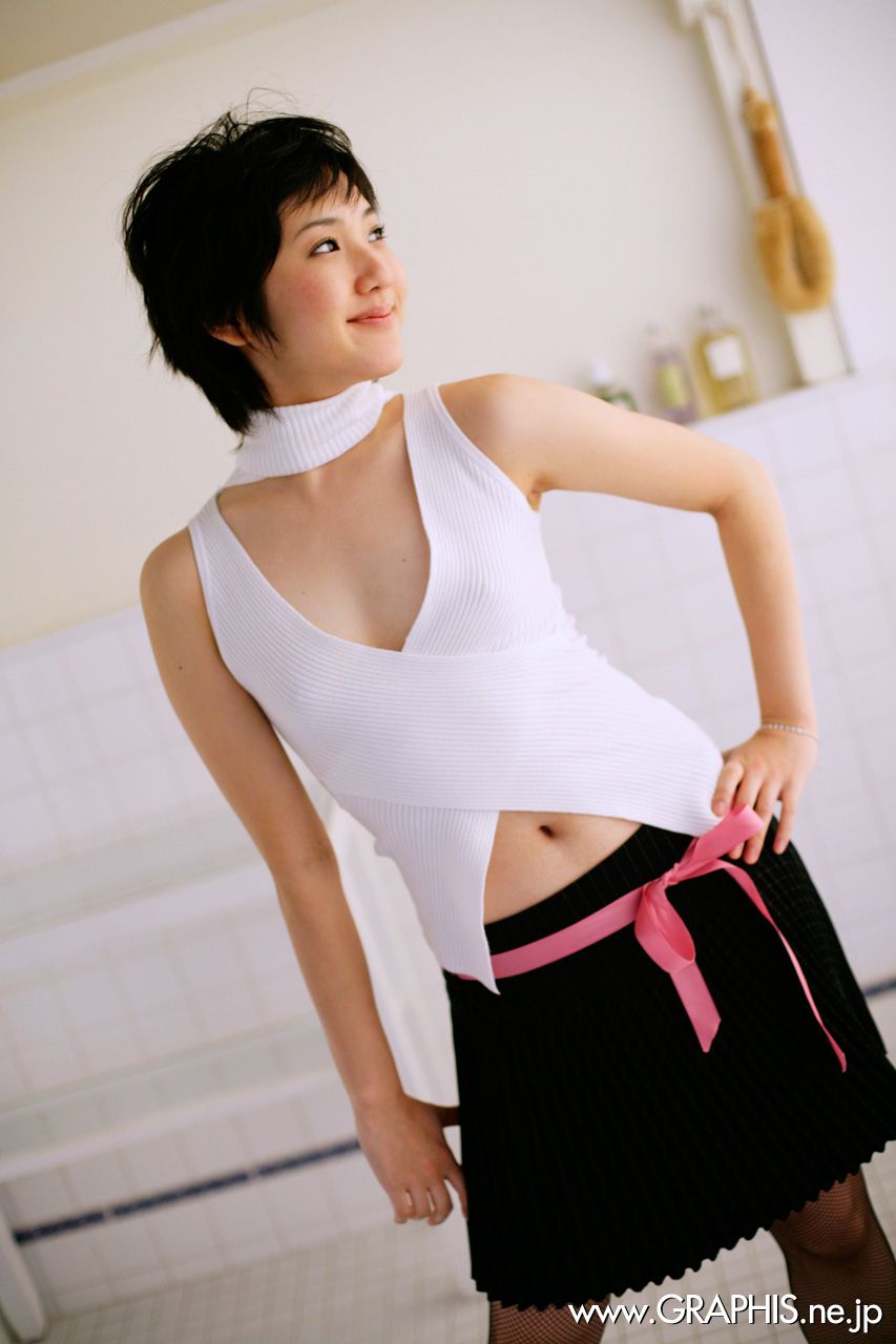 Uran Minami 南优兰 [Graphis] First Gravure 初脱ぎ娘