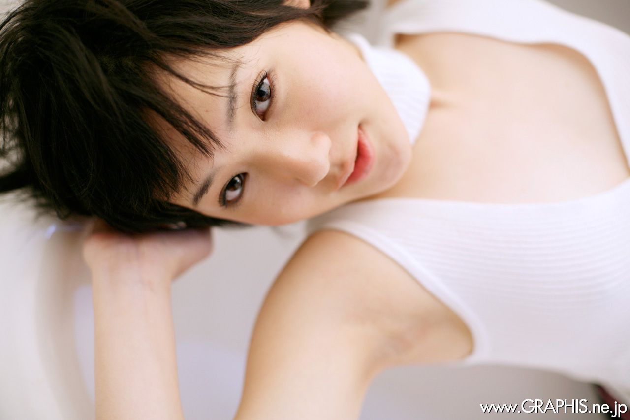 Uran Minami 南优兰 [Graphis] First Gravure 初脱ぎ娘