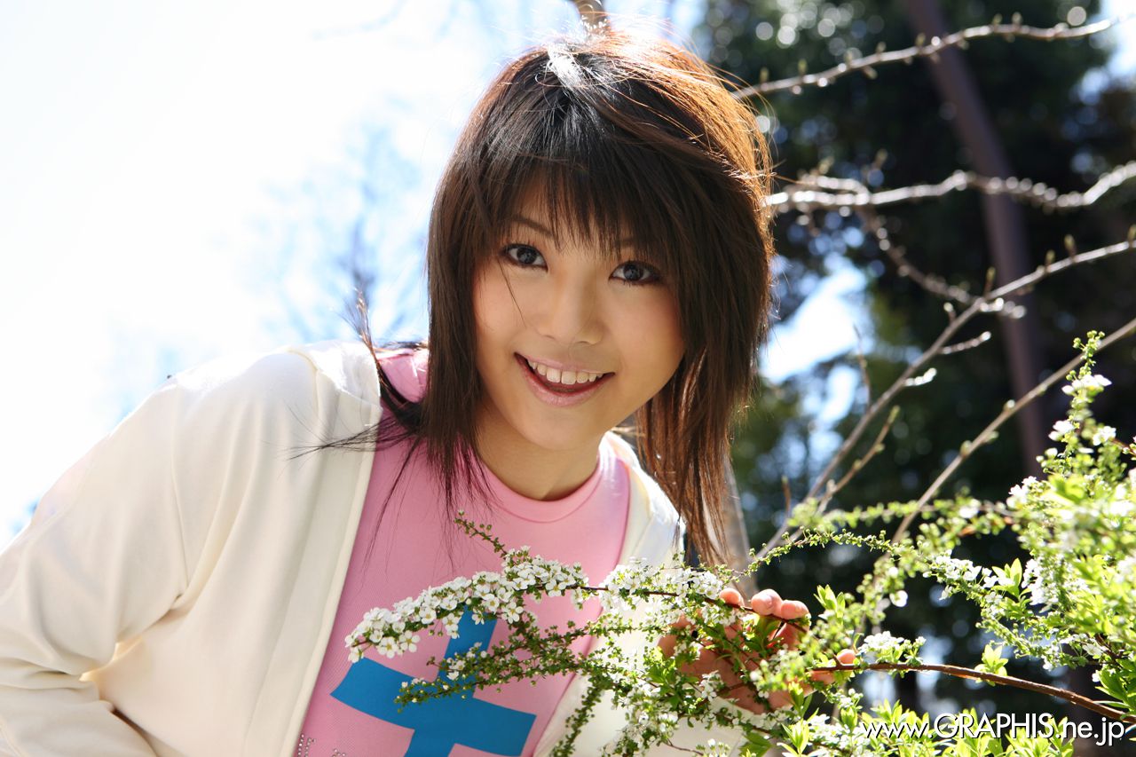 [Graphis] First Gravure 初脱ぎ娘 春咲あずみ/春咲梓美