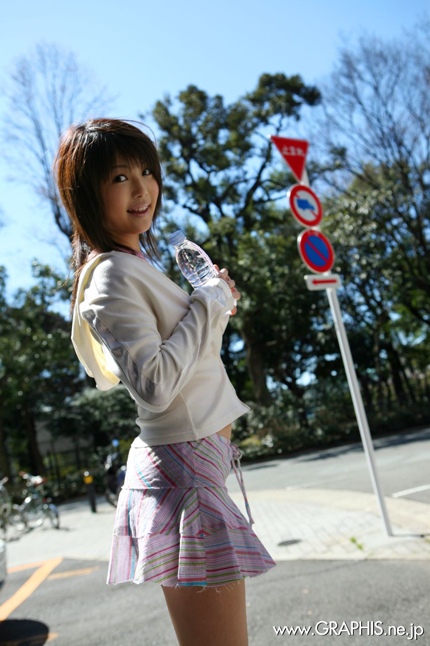 [Graphis] First Gravure 初脱ぎ娘 春咲あずみ/春咲梓美