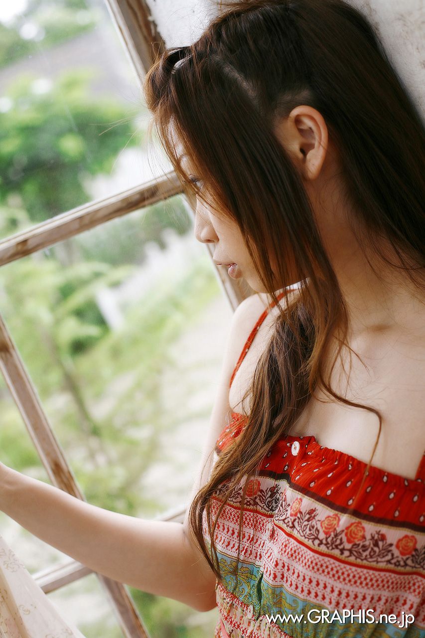 Ayumi Kobayashi 小林爱弓 [Graphis] First Gravure 初脱ぎ娘