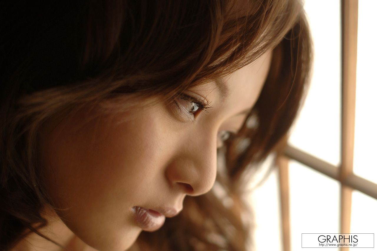 Koisaya 恋小夜 [Graphis] First Gravure 初脱ぎ娘
