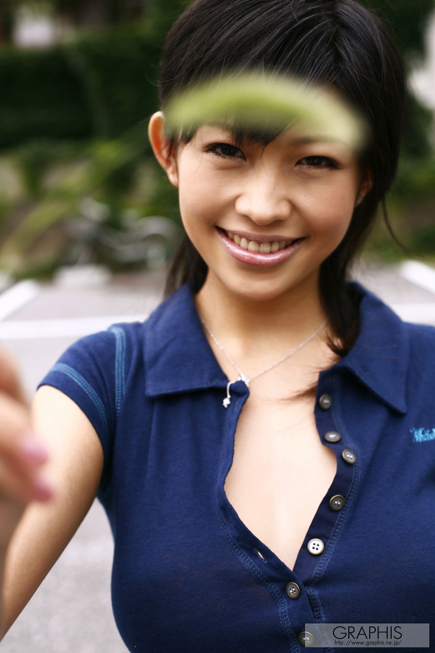 範田紗々《Natural Distance》 [Graphis] Gals