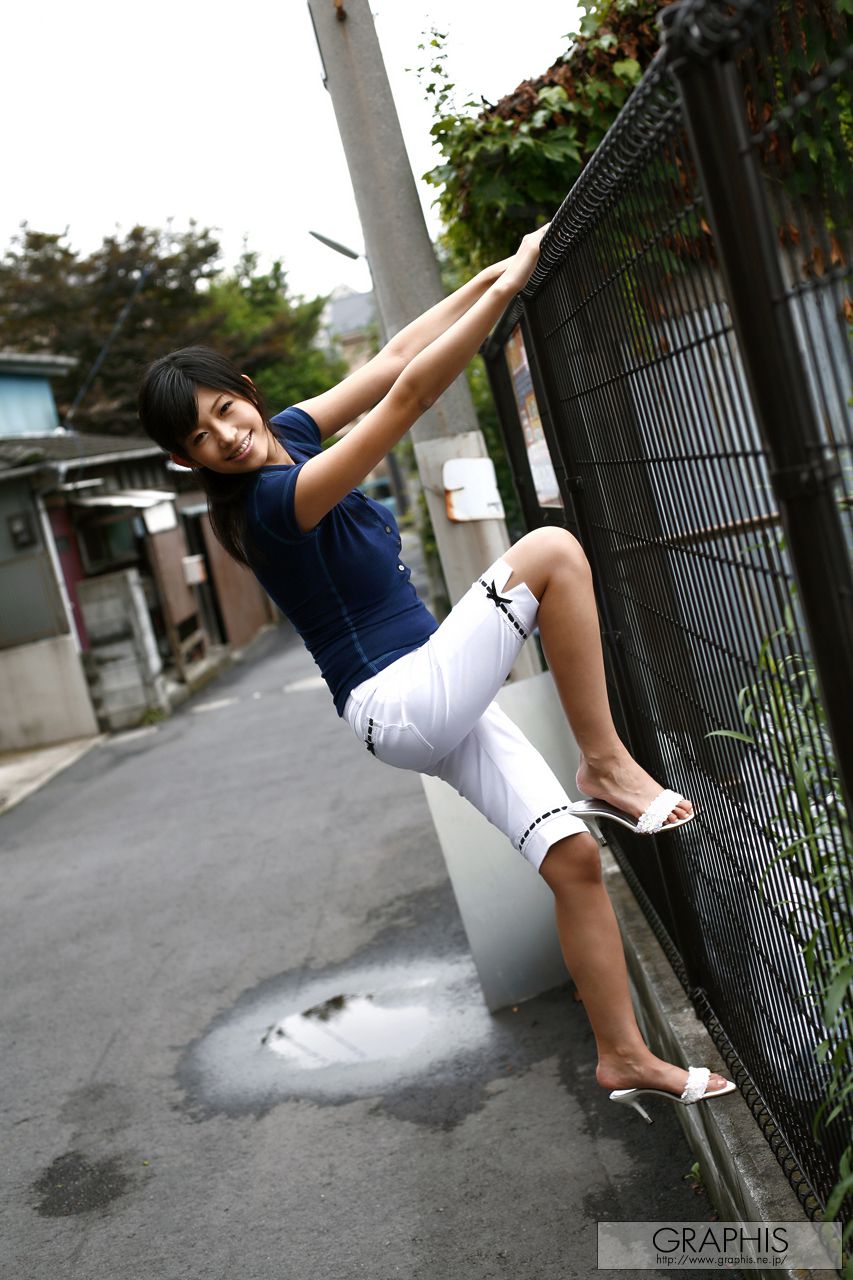 範田紗々《Natural Distance》 [Graphis] Gals