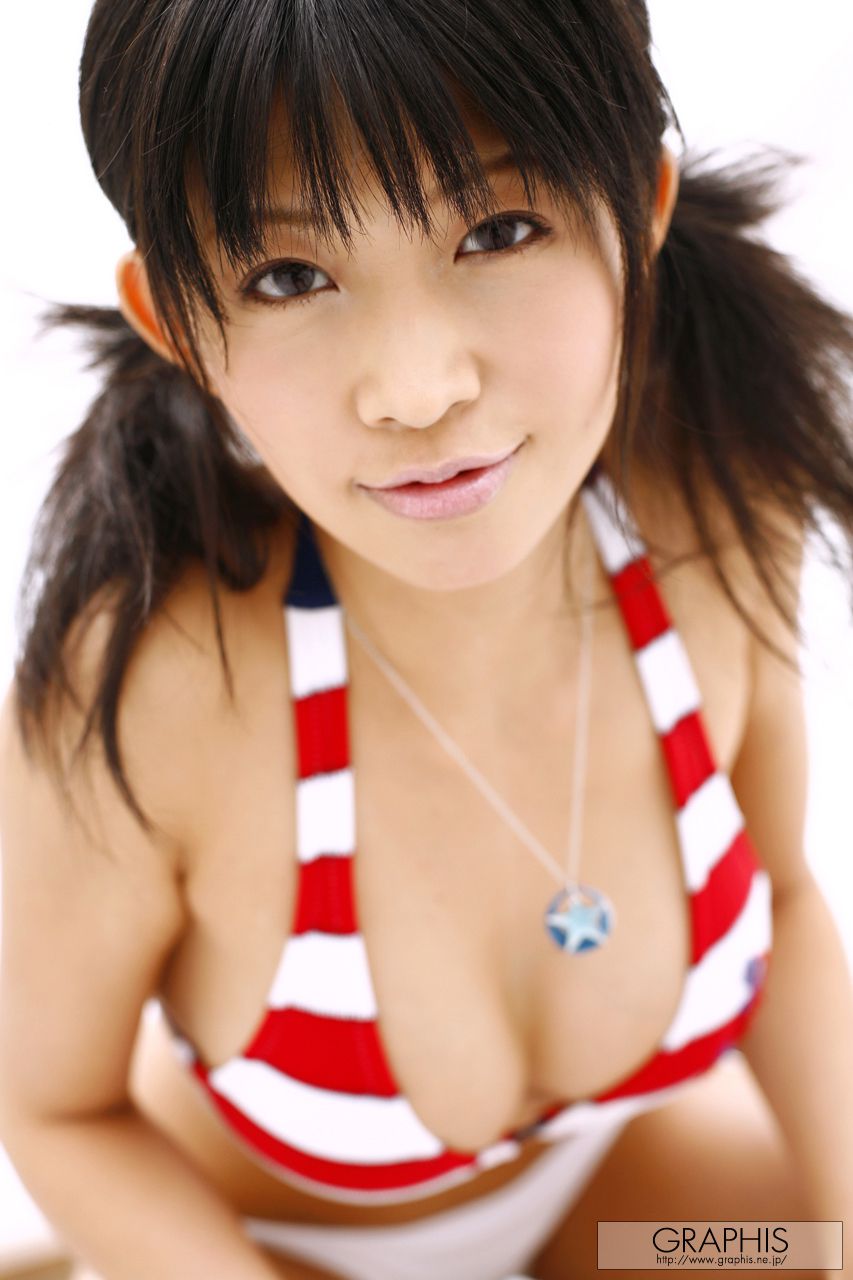 範田紗々《Natural Distance》 [Graphis] Gals