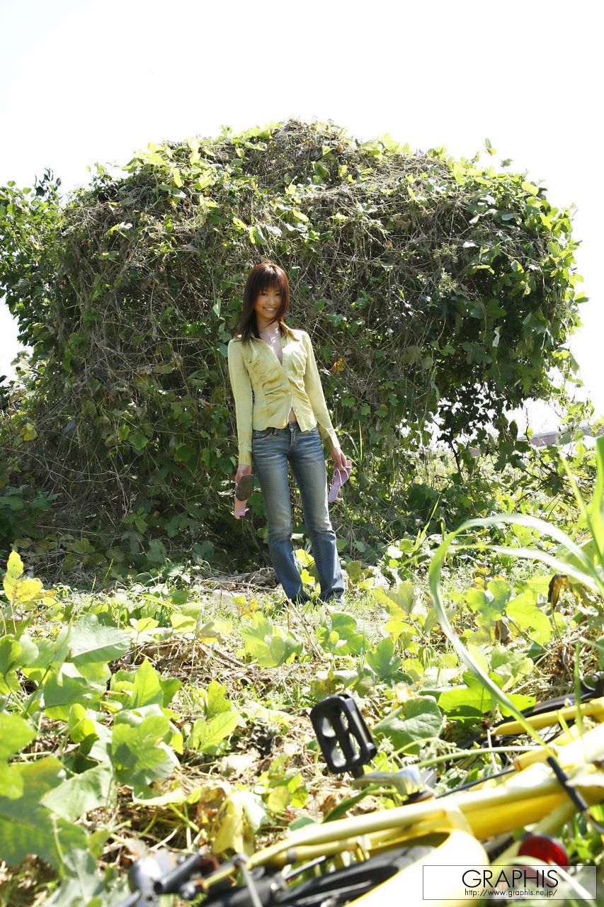 Sarasa Hara 原更紗 [Graphis] First Gravure 初脱ぎ娘