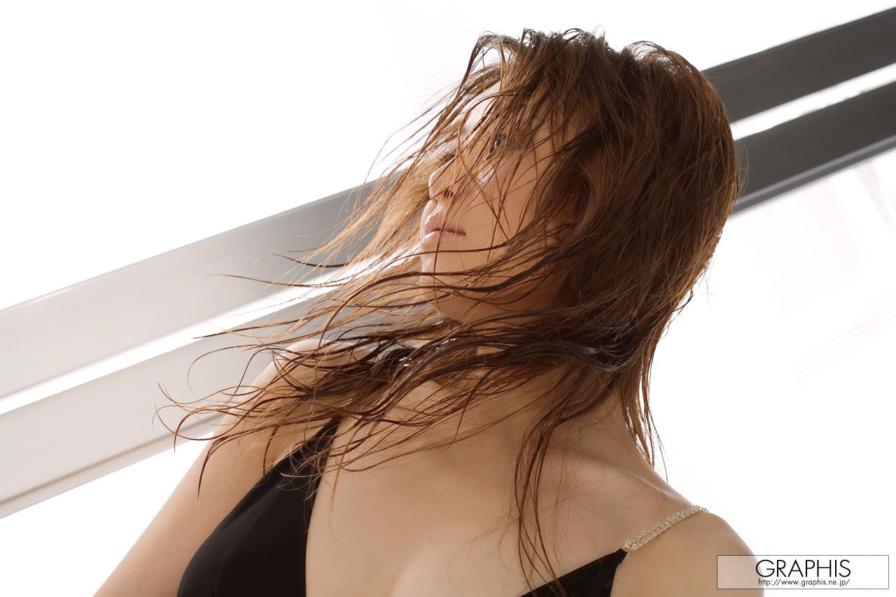 Airin 爱铃 [Graphis] First Gravure 初脱ぎ娘