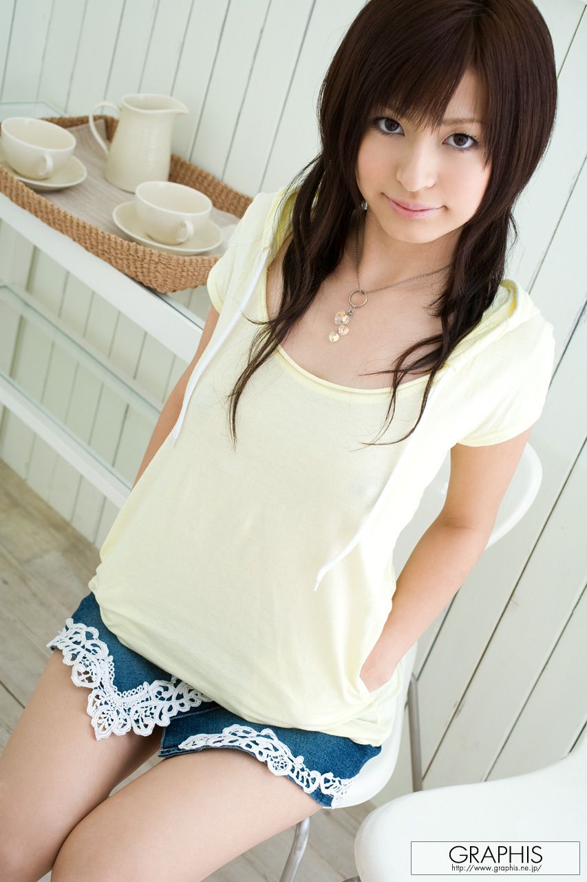 Misaki Mori 森美咲 [Graphis] First Gravure 初脱ぎ娘