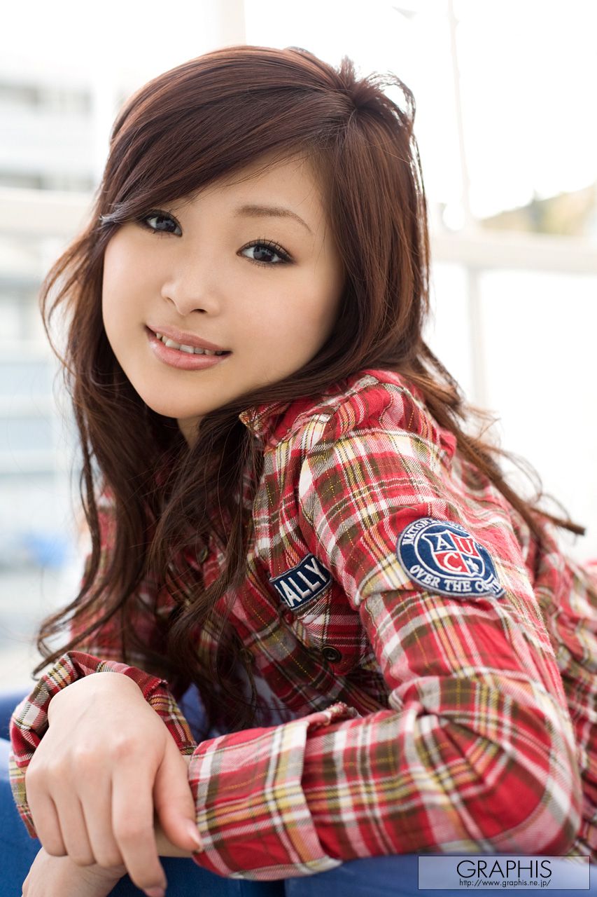 Suzuka Ishikawa 石川铃华 [Graphis] First Gravure 初脱ぎ娘