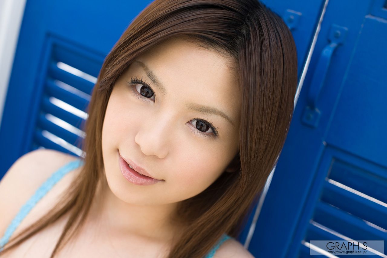 Riri Kuribayashi 栗林里莉 [Graphis] First Gravure 初脱ぎ娘