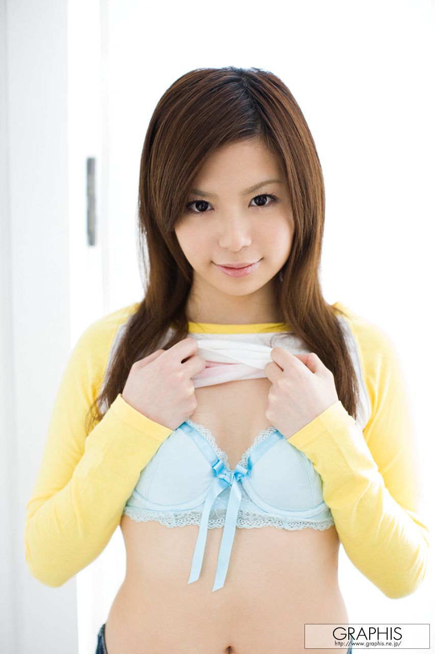 Riri Kuribayashi 栗林里莉 [Graphis] First Gravure 初脱ぎ娘