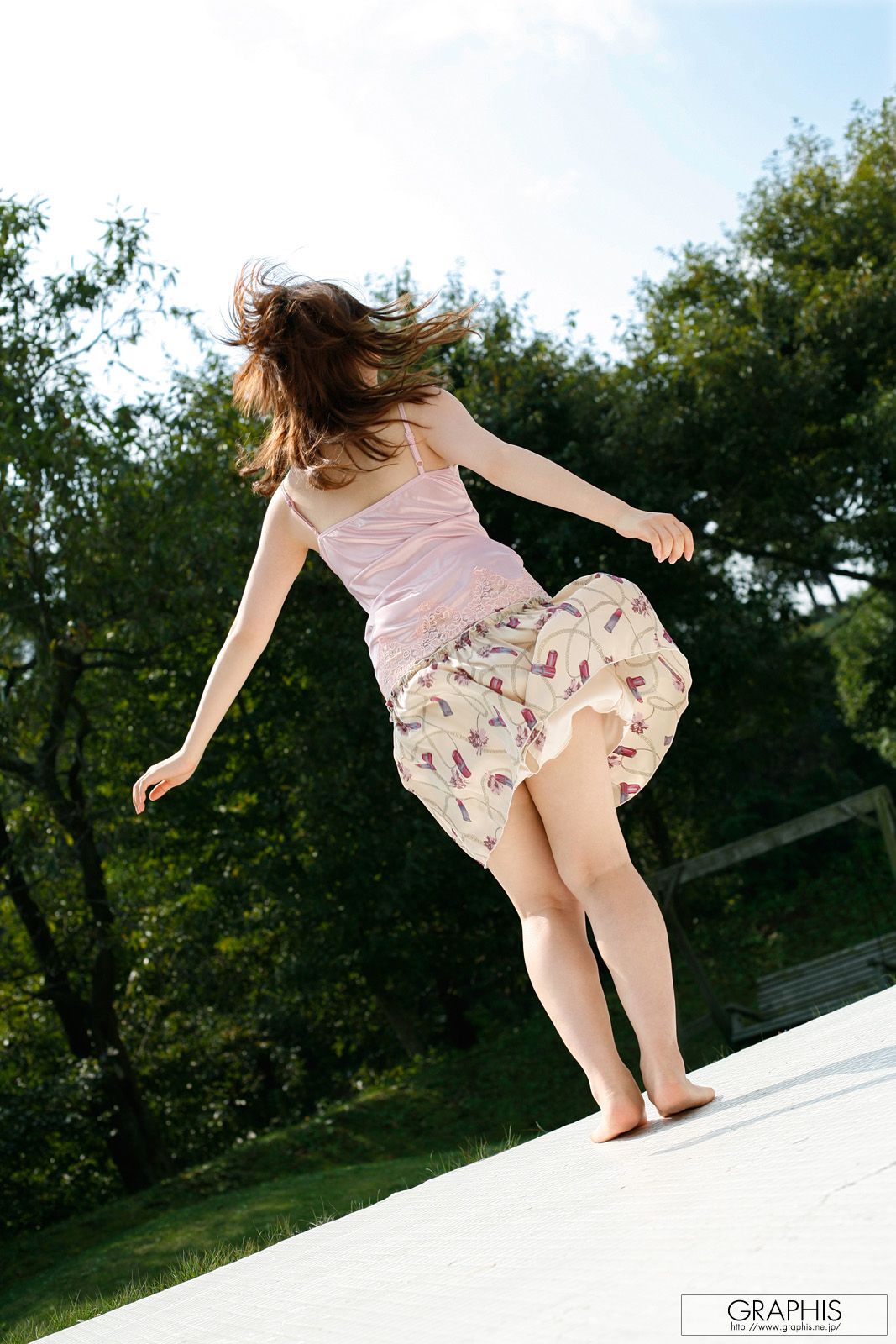 Mami Shimomura 下村麻実 《Brilliant》 [Graphis] Gals