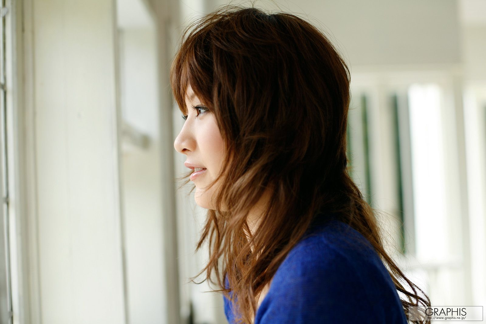 Mami Shimomura 下村麻実 《Brilliant》 [Graphis] Gals