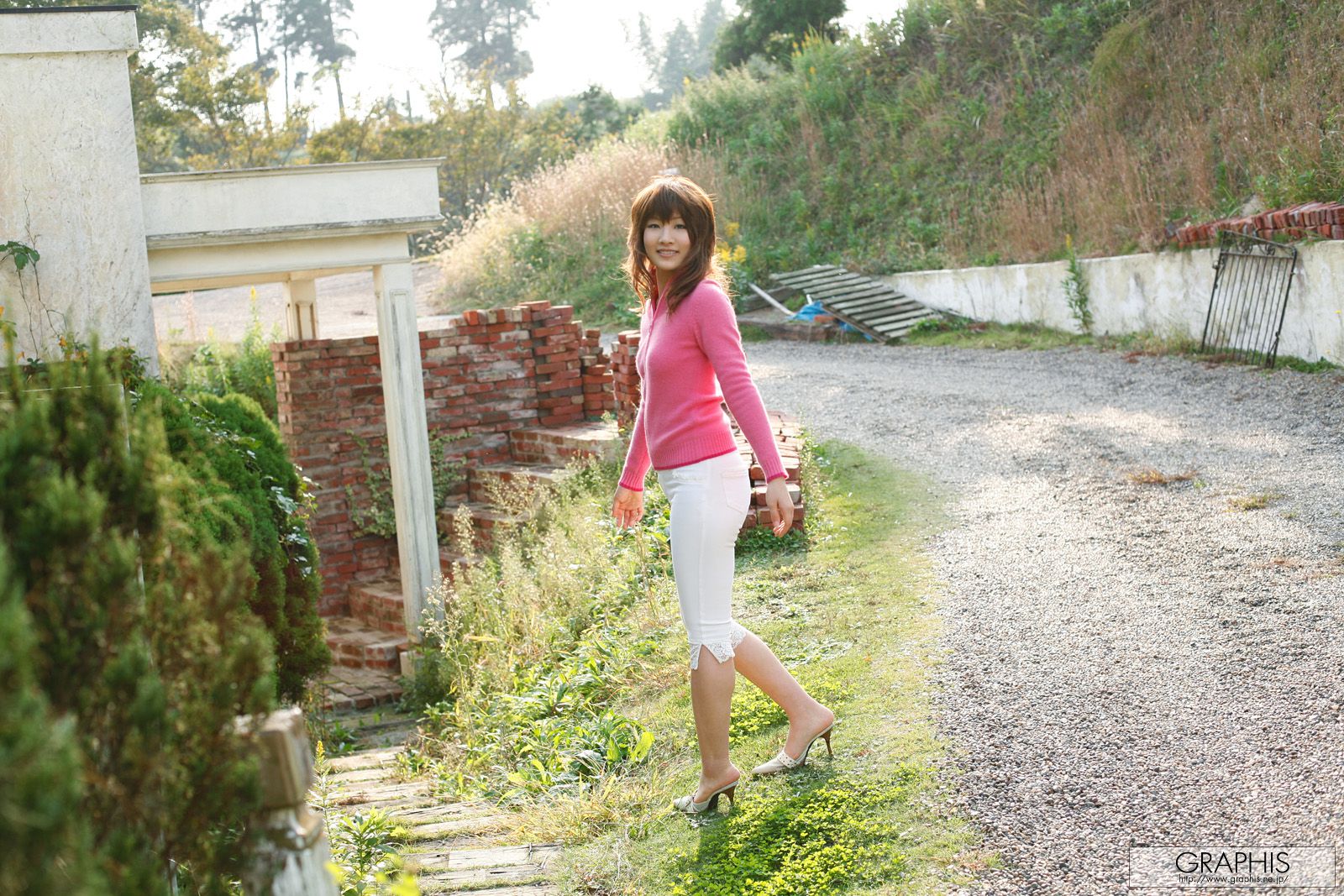 Mami Shimomura 下村麻実 《Brilliant》 [Graphis] Gals