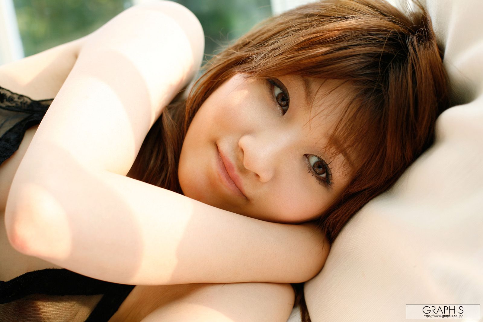 Mami Shimomura 下村麻実 《Brilliant》 [Graphis] Gals