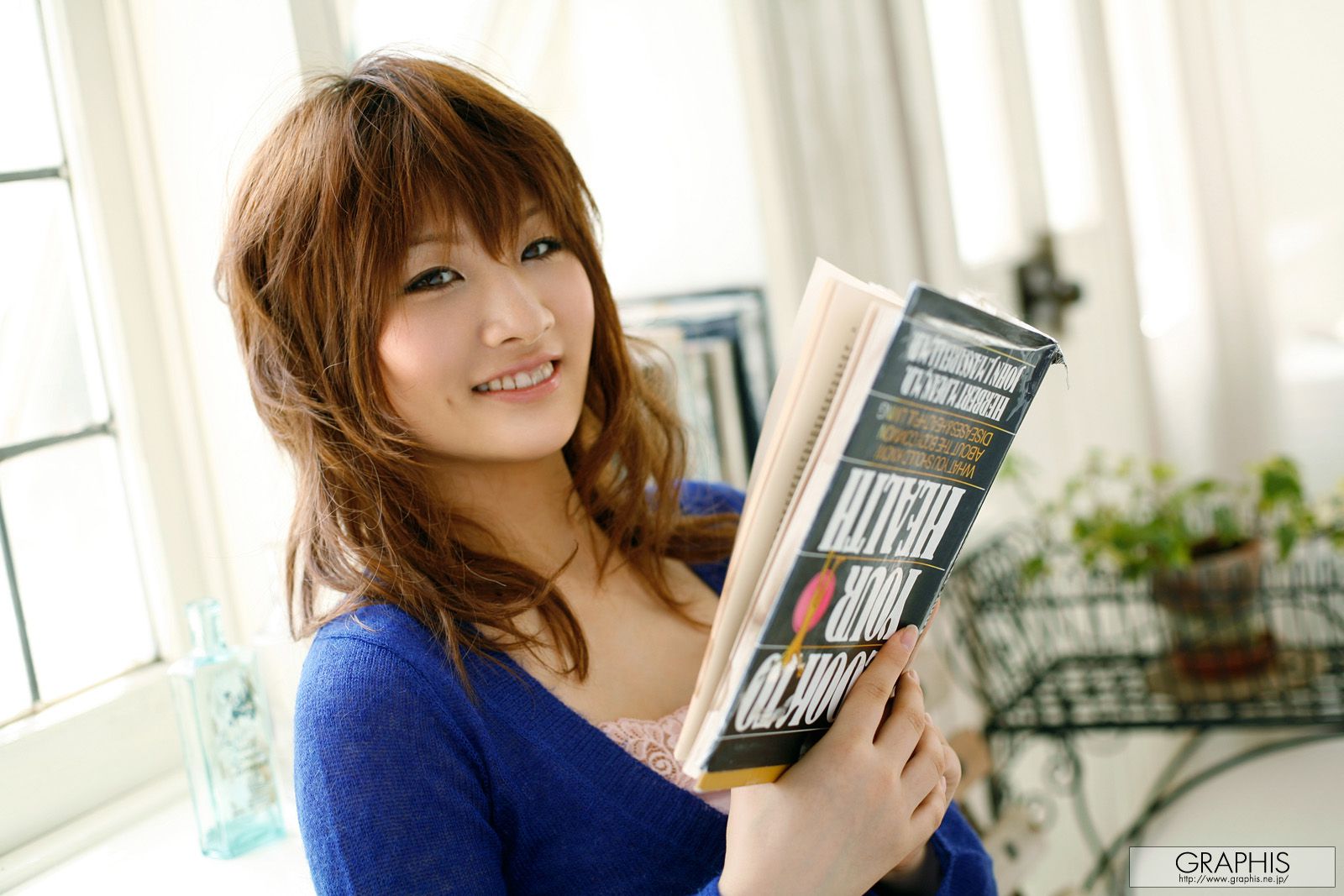 Mami Shimomura 下村麻実 《Brilliant》 [Graphis] Gals